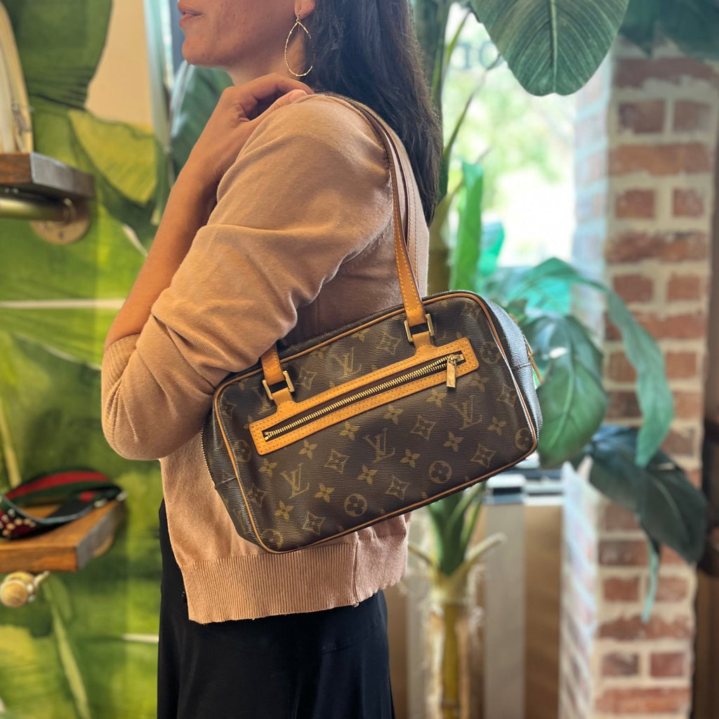 LOUIS VUITTON Cite MM Monogram Brown Canvas Shoulder Bag