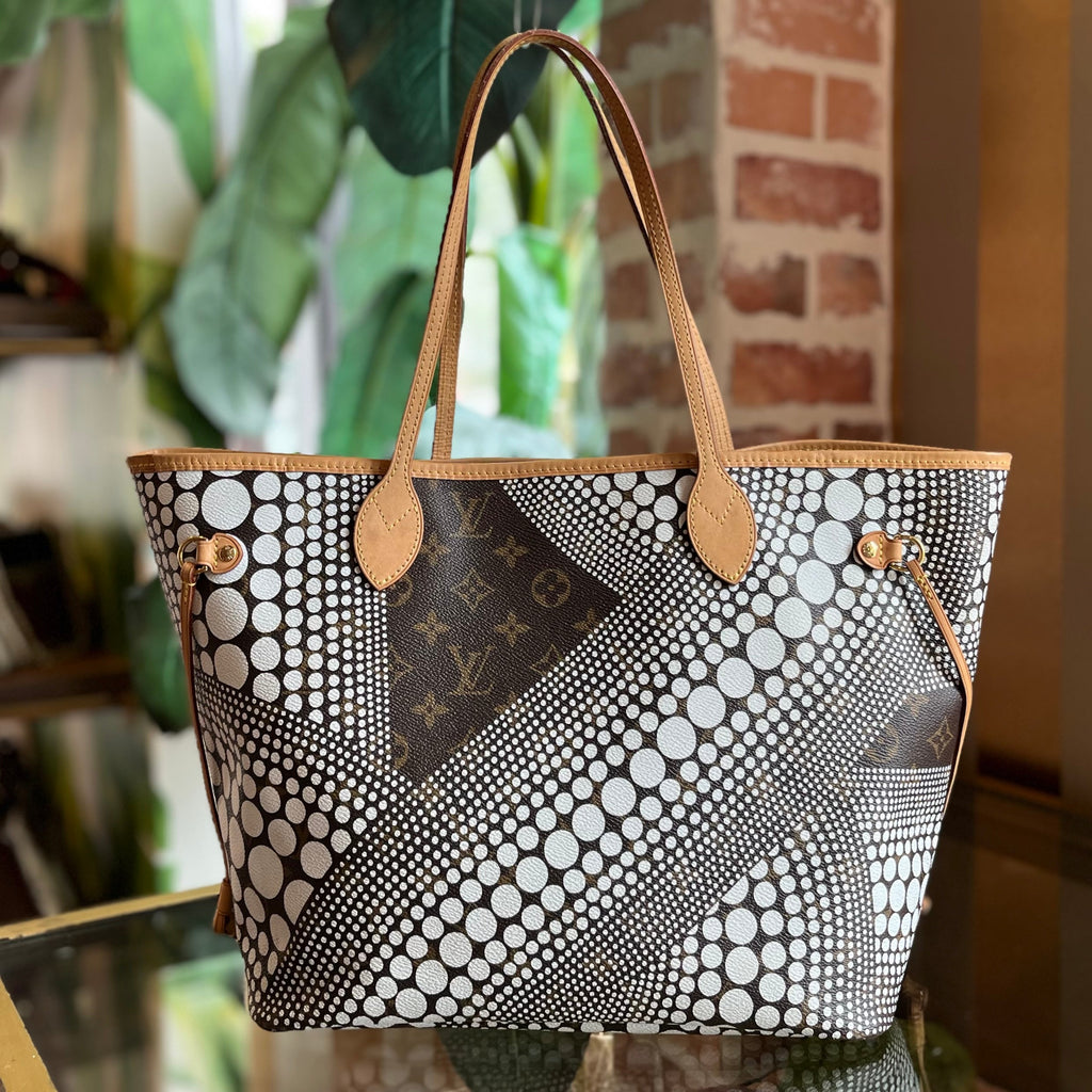 LOUIS VUITTON Neverfull MM Yayoi Kusama Infinity Dots Monogram Canvas Tote