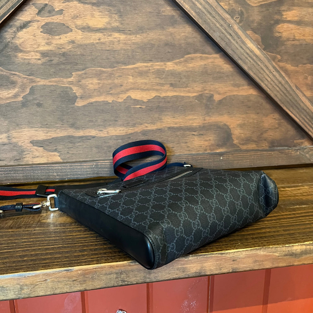 GUCCI Black GG Supreme Monogram Canvas Crossbody Bag