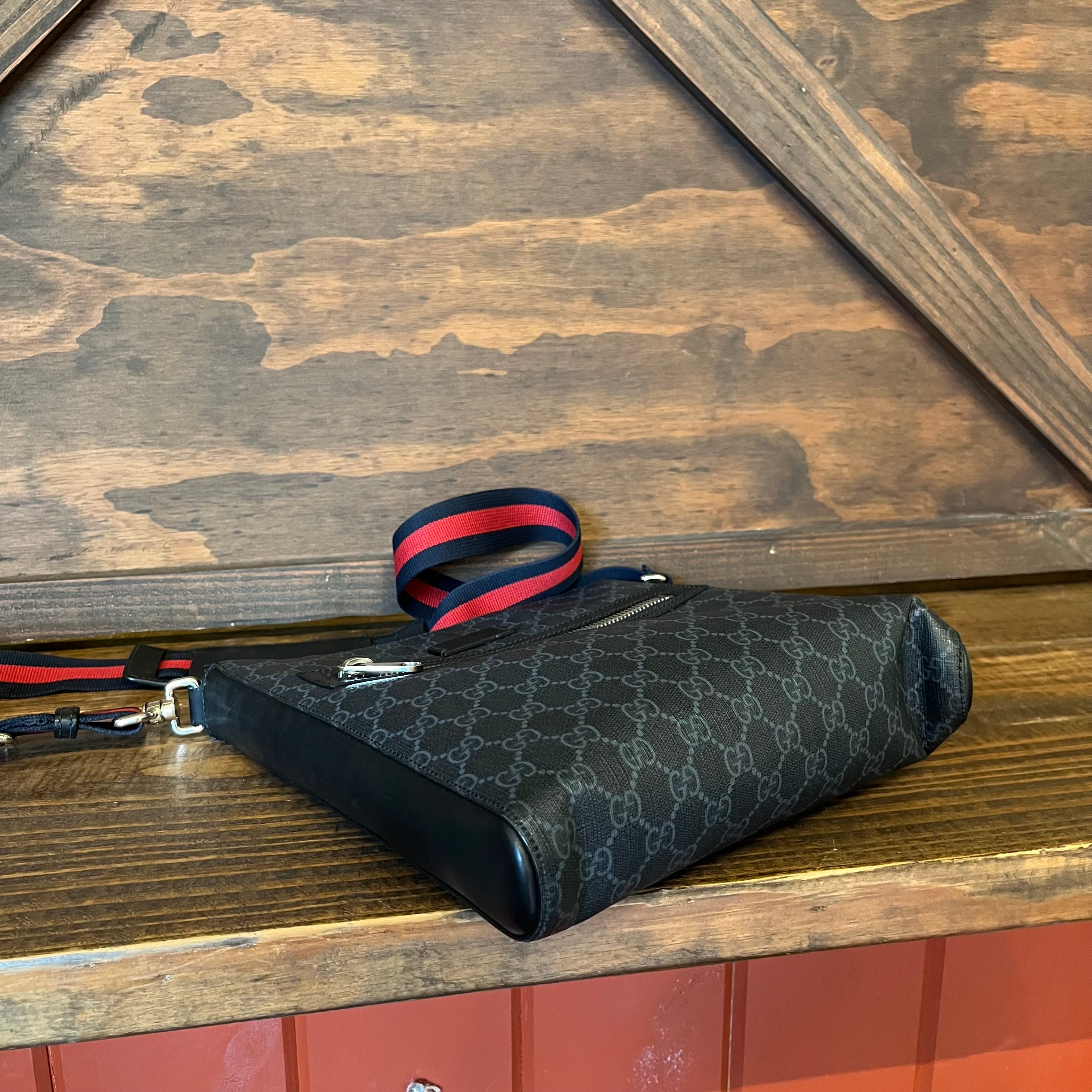 GUCCI Black GG Supreme Monogram Canvas Crossbody Bag