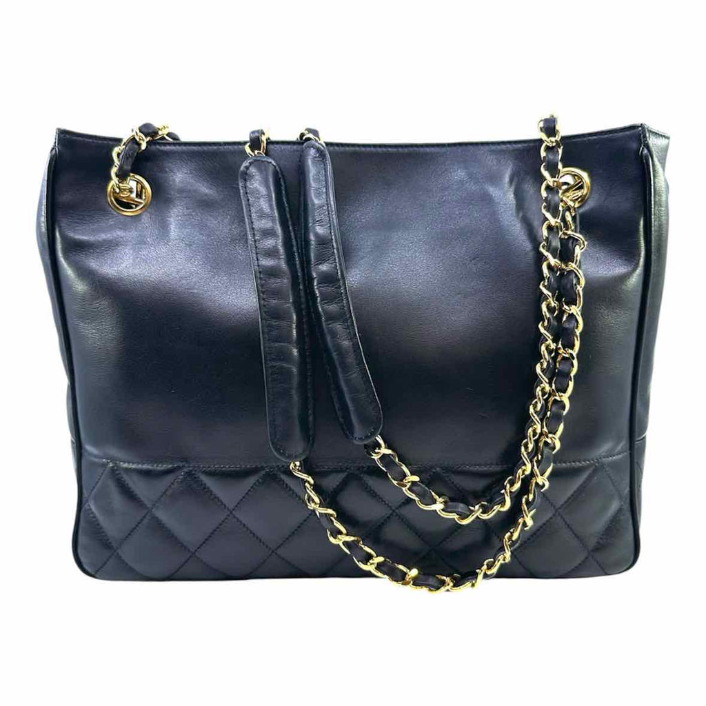 CHANEL Leather Handbag
