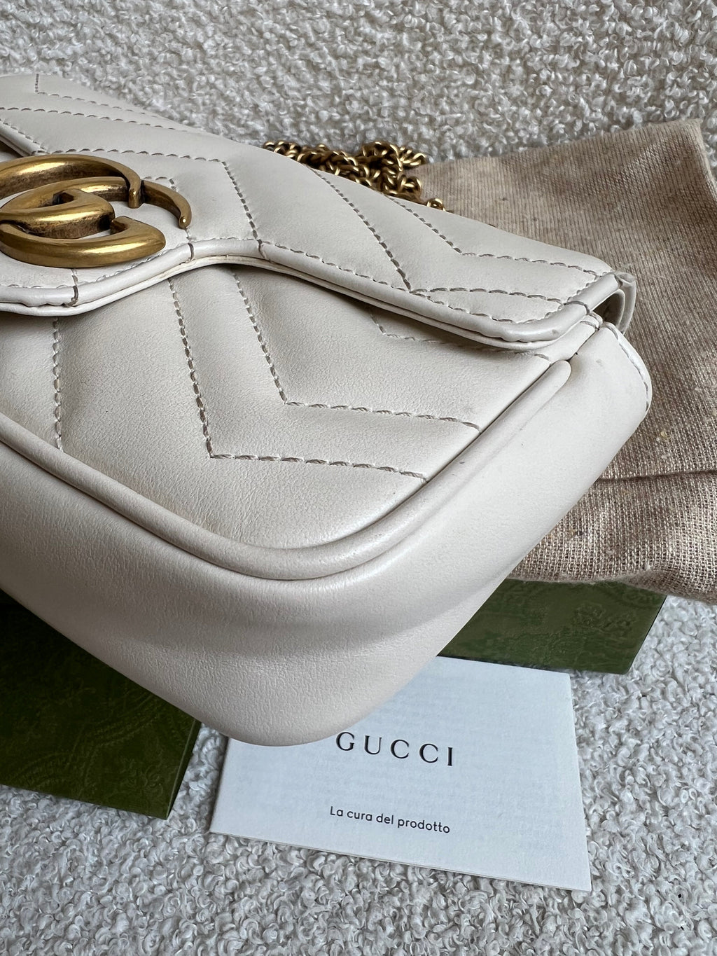 Gucci GG White Marmont Super Mini Shoulder Bag (RRP £985)