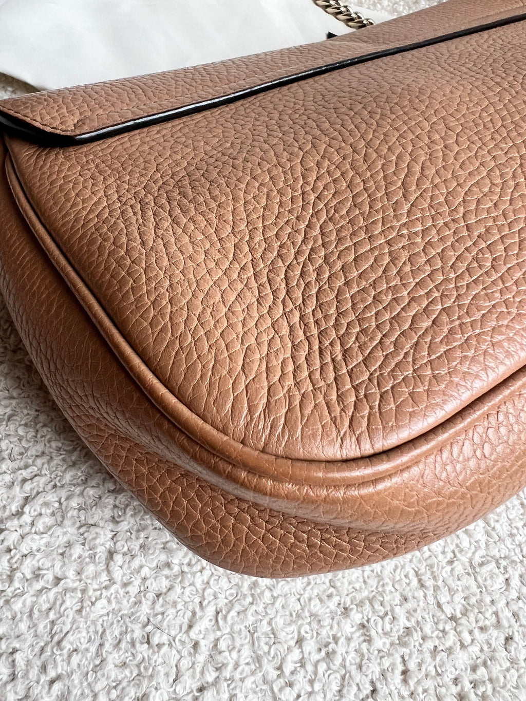 Gucci Beige Soho Chain Crossbody Flap Bag