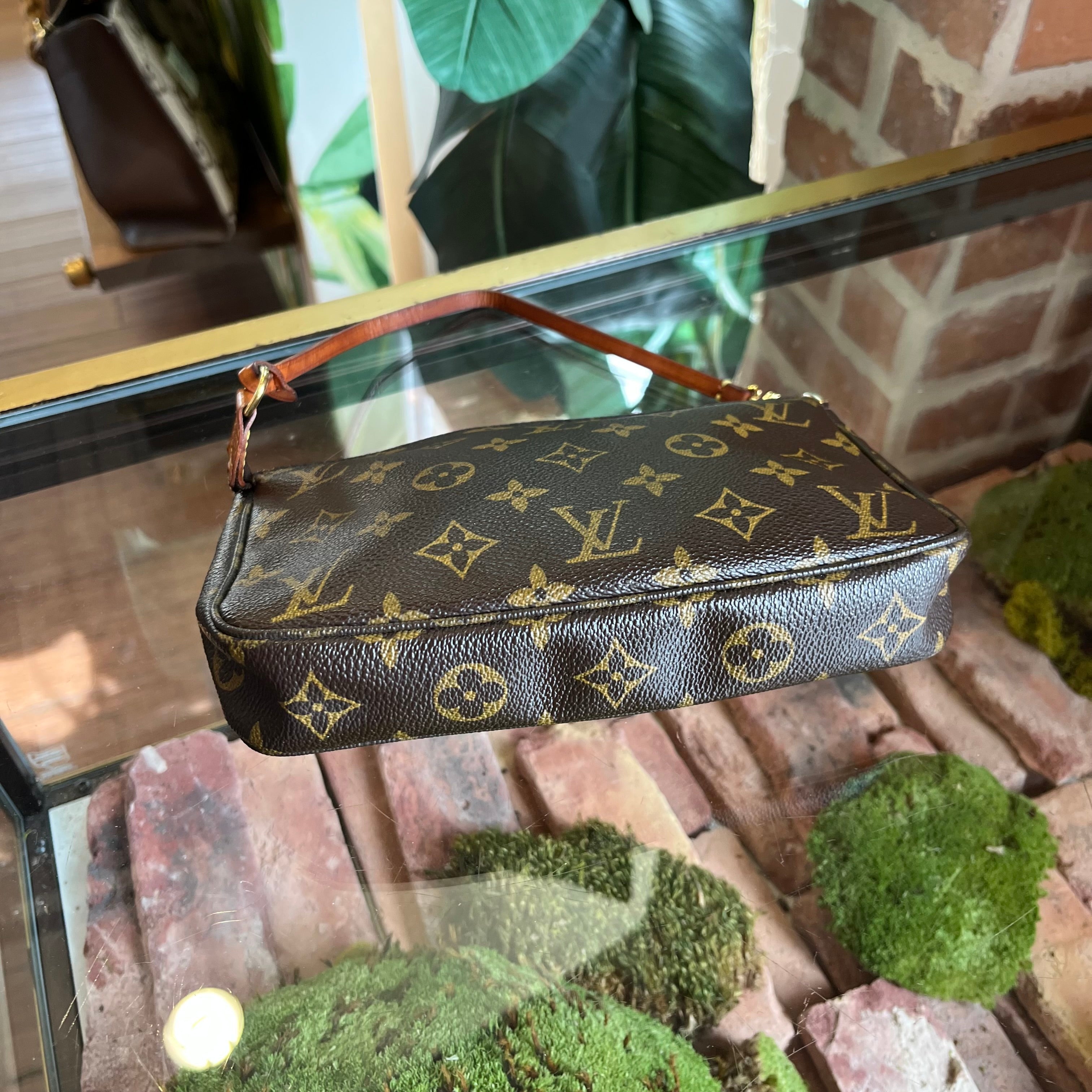 LOUIS VUITTON Pochette Accessories Brown Monogram Canvas Shoulder Bag