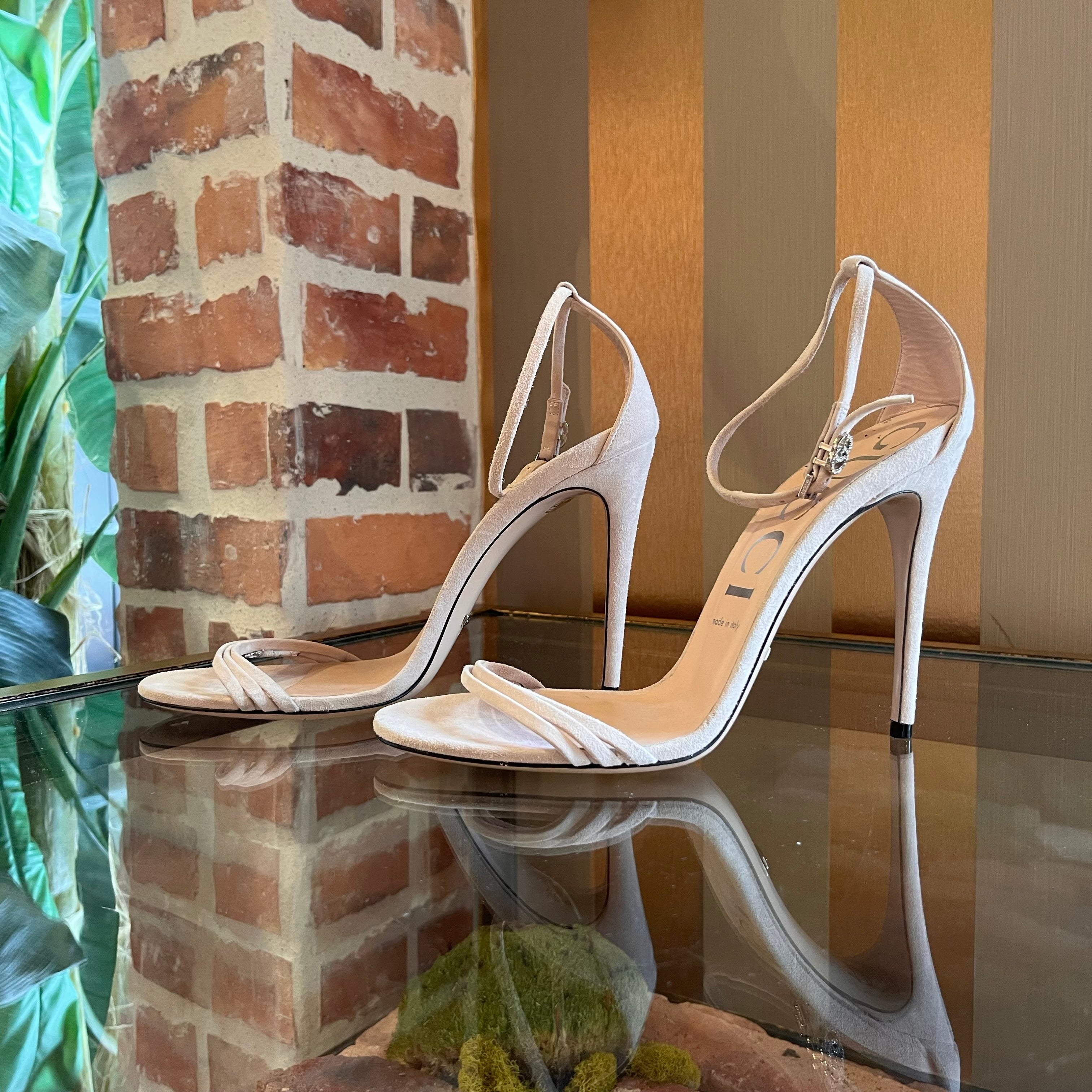 GUCCI Light Pink Suede Stilettos SZ 40 (US 10)