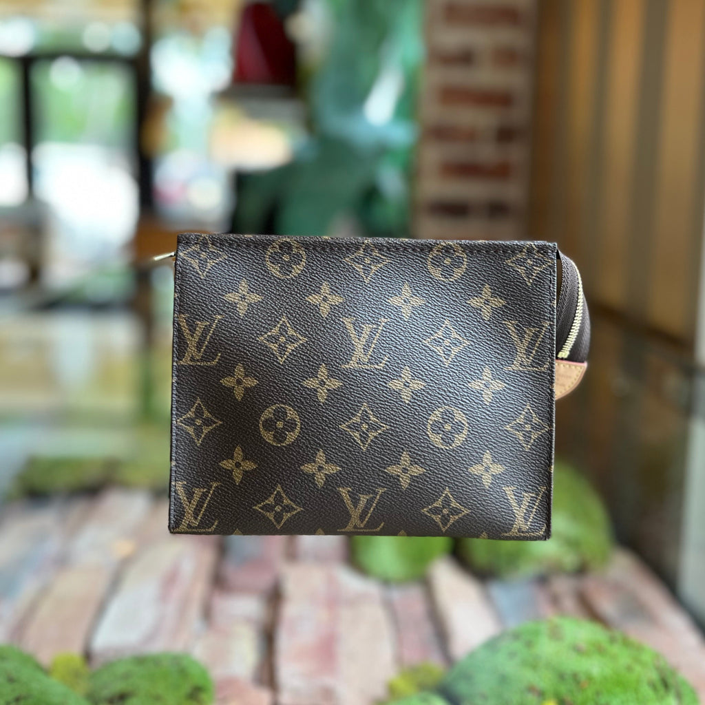 LOUIS VUITTON Toiletry Pouch 19 Monogram Brown Canvas Pouch