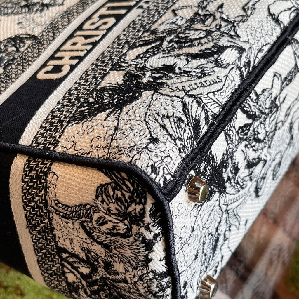 DIOR Lady Dior Medium Dior Zodiac Embroidery Tote