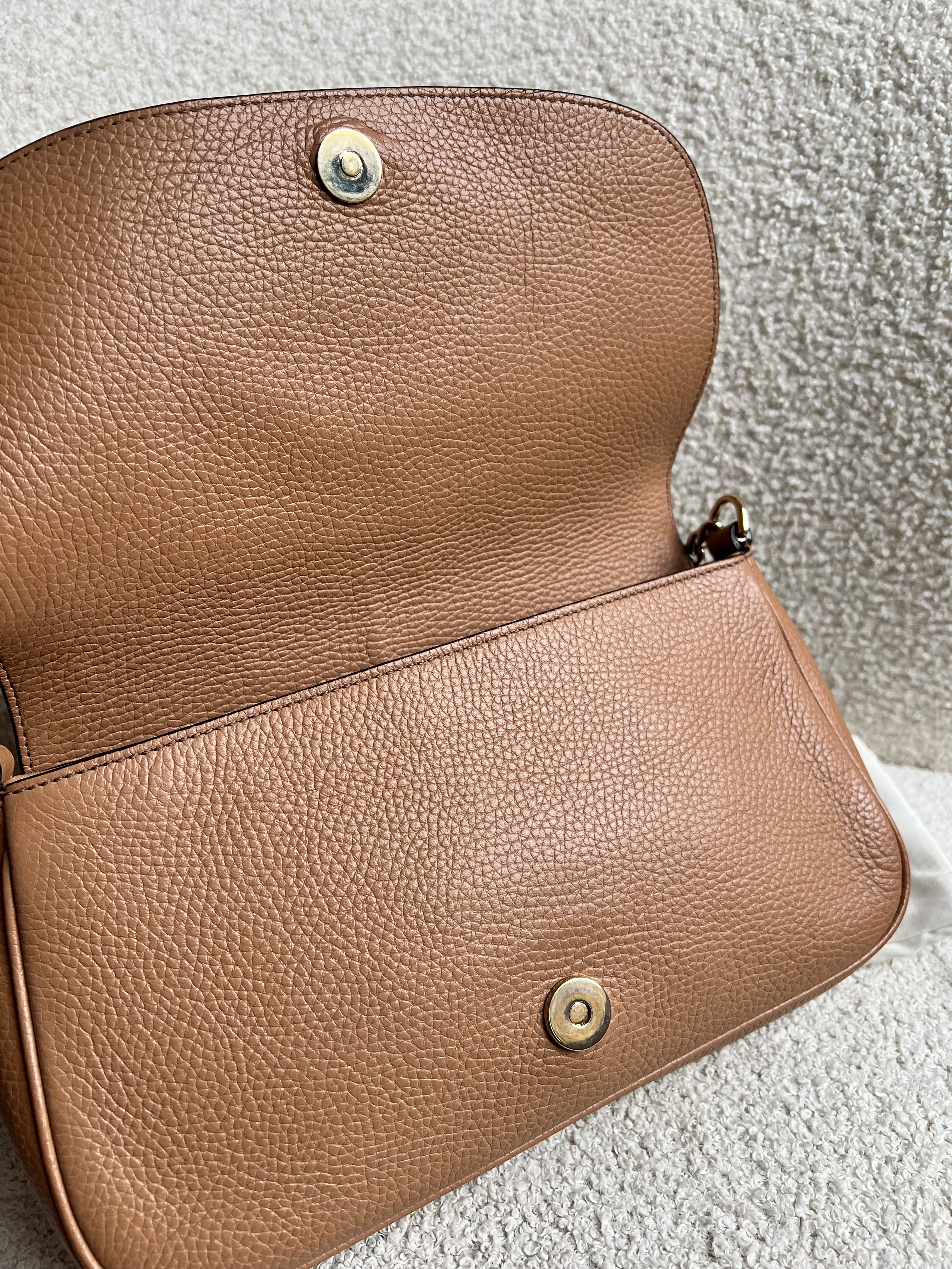 Gucci Beige Soho Chain Crossbody Flap Bag