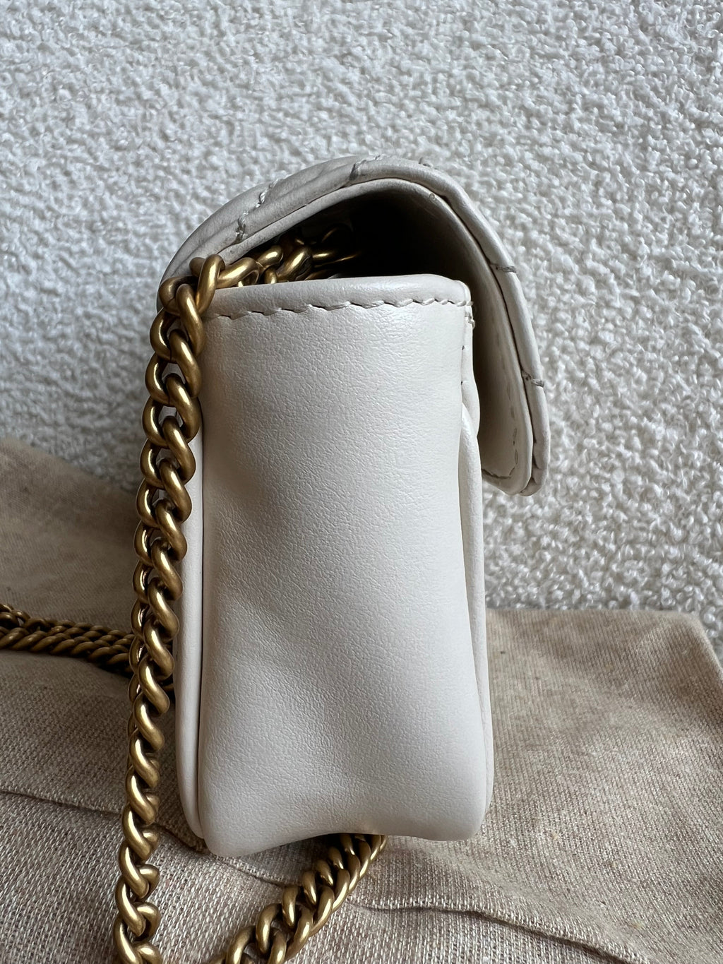 Gucci GG White Marmont Super Mini Shoulder Bag (RRP £985)
