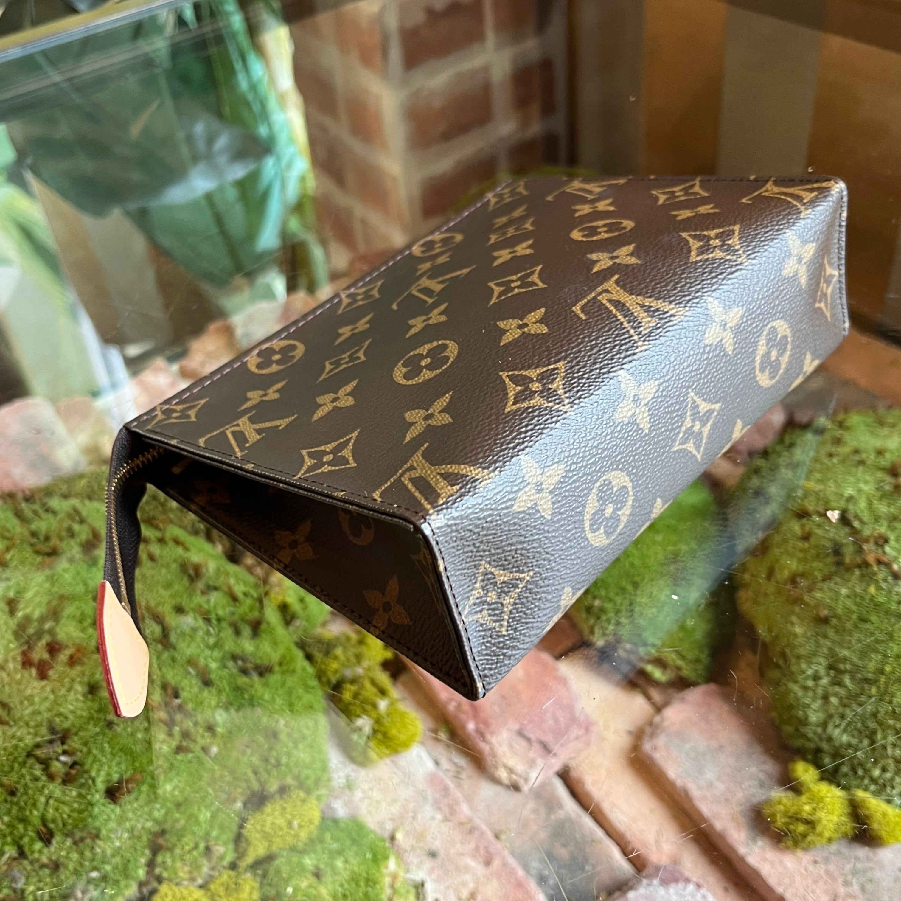 LOUIS VUITTON Toiletry Pouch 19 Monogram Brown Canvas Pouch