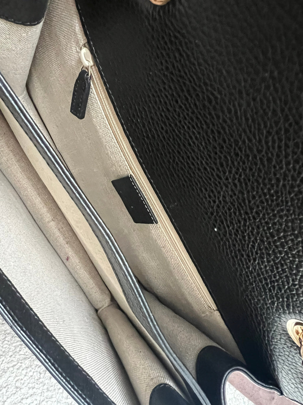 Gucci Interlocking GG Black Medium Shoulder Bag