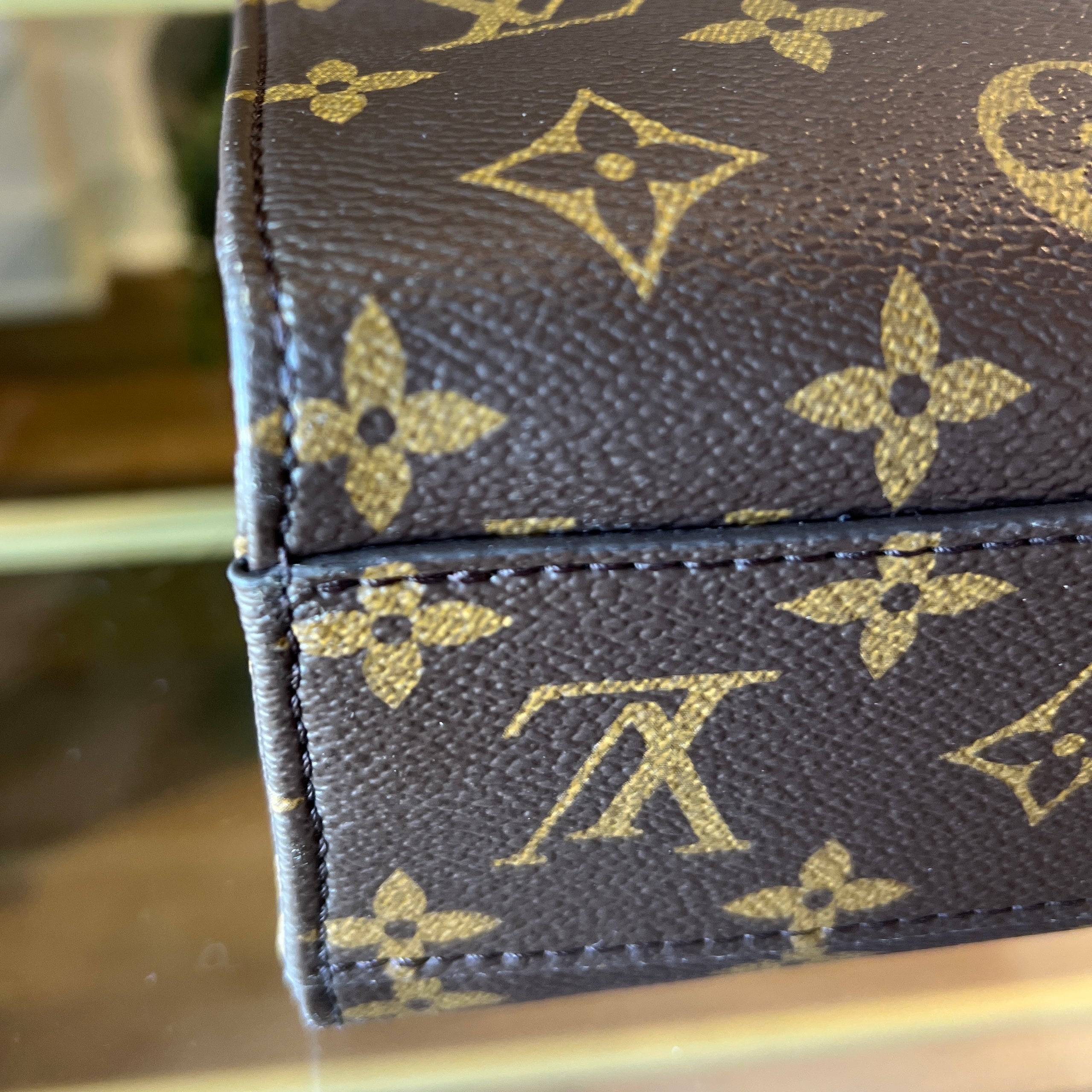 LOUIS VUITTON Monogram Sac Plat NM