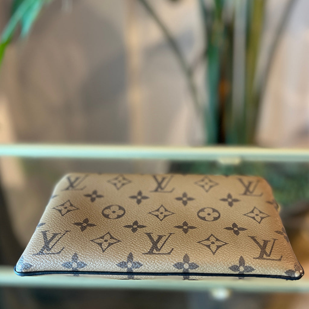 LOUIS VUITTON Monogram Reverse LV3