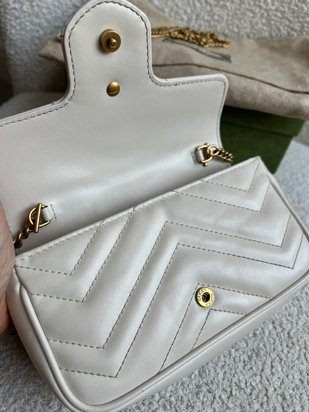 Gucci GG White Marmont Super Mini Shoulder Bag (RRP £985)
