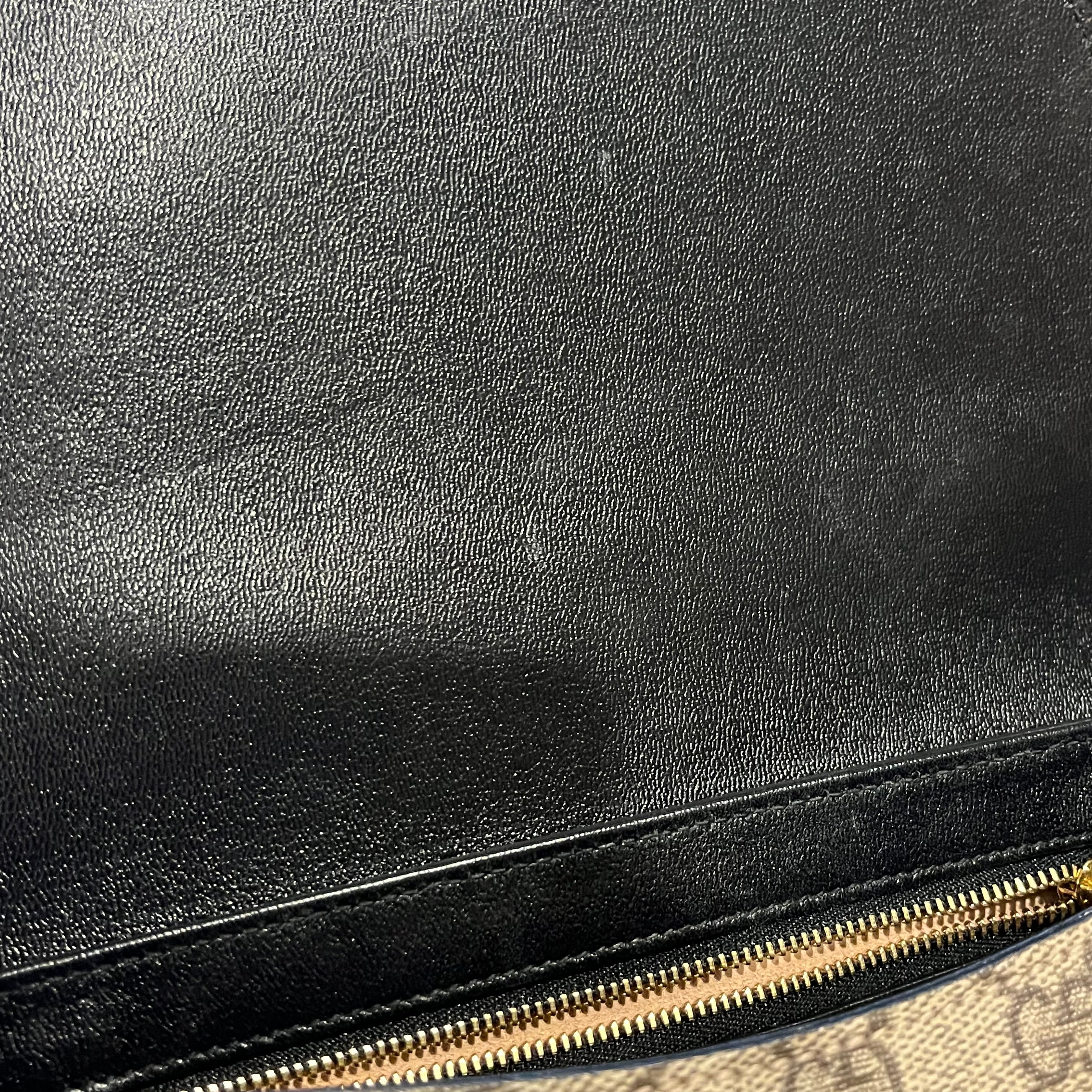 GUCCI Small Padlock GG Supreme Monogram Calfskin Messenger Shoulder Bag