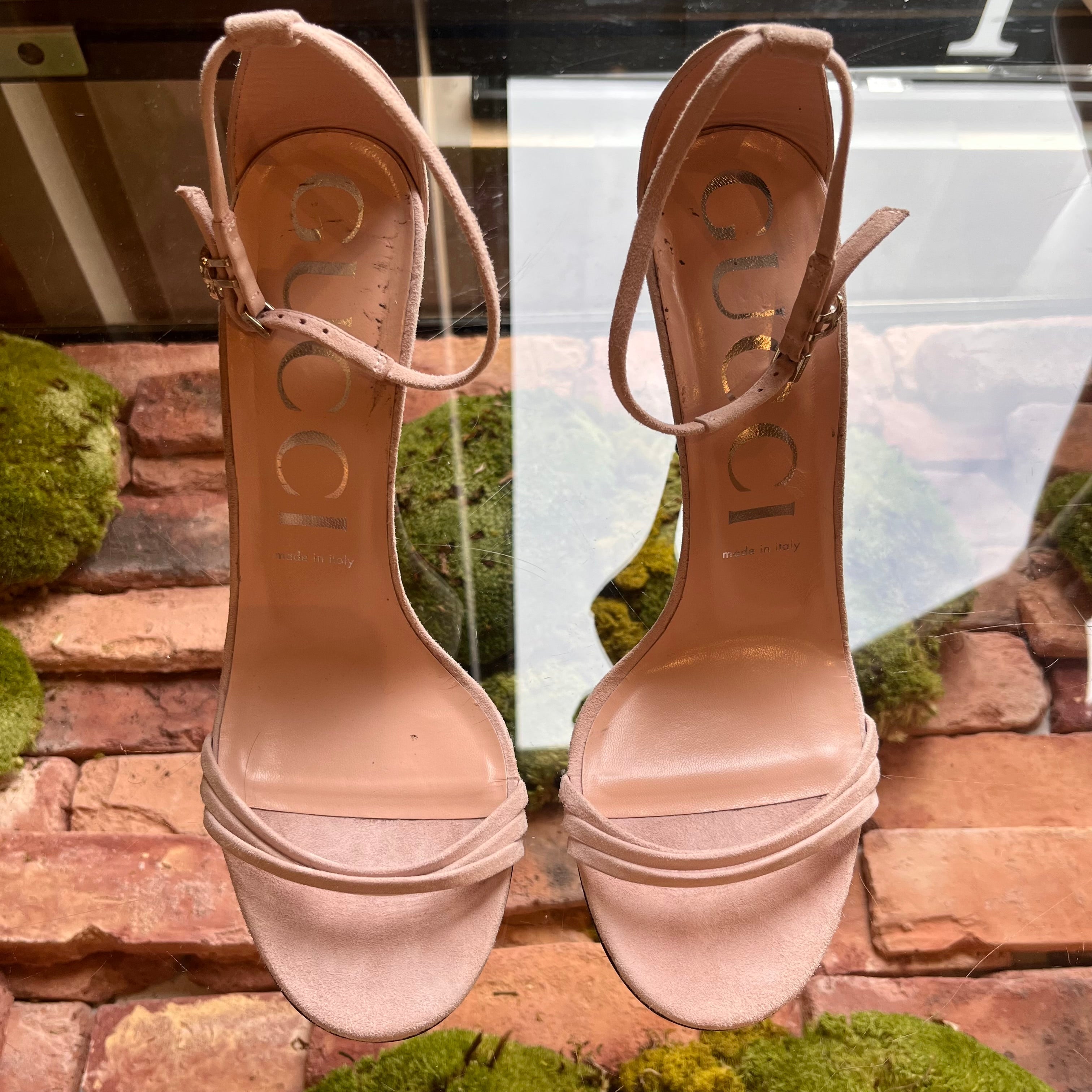 GUCCI Light Pink Suede Stilettos SZ 40 (US 10)