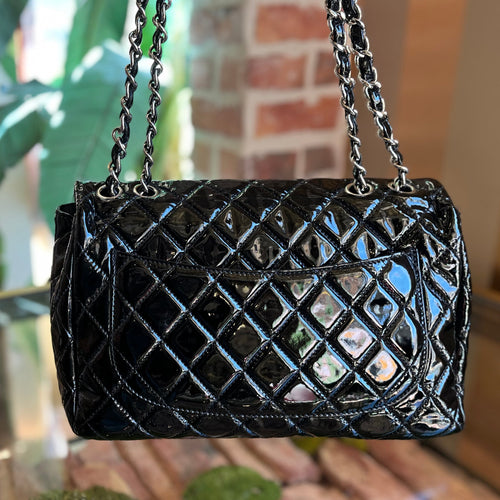 CHANEL Single Flap Black Patent Leather Shoulder Bag