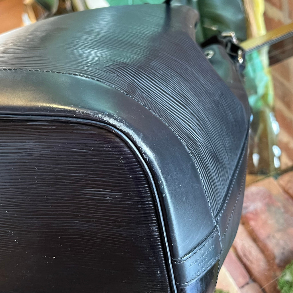 LOUIS VUITTON Noé Black Epi Leather Bucket Bag