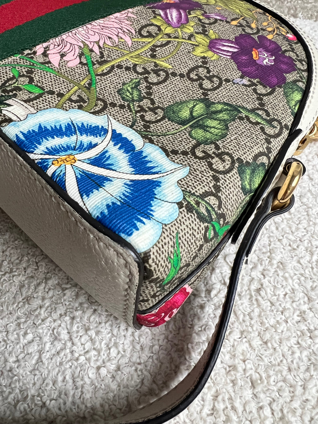 Gucci White Flora Supreme Rounded Top Shoulder Bag (RRP £1,080)