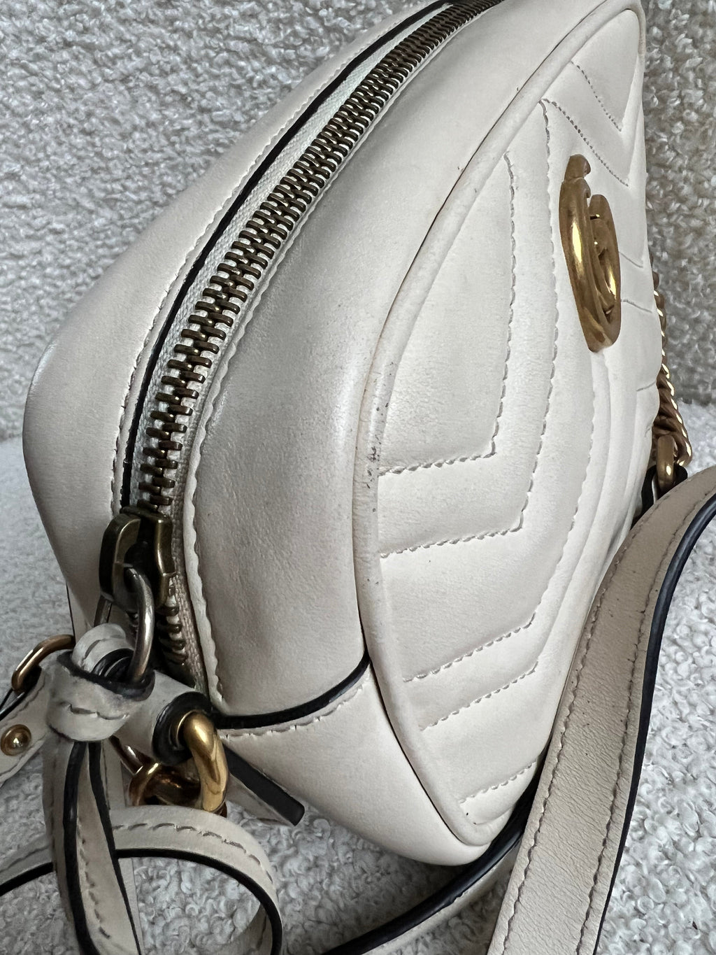 Gucci GG White Marmont Mini Shoulder Bag (RRP £1,360)