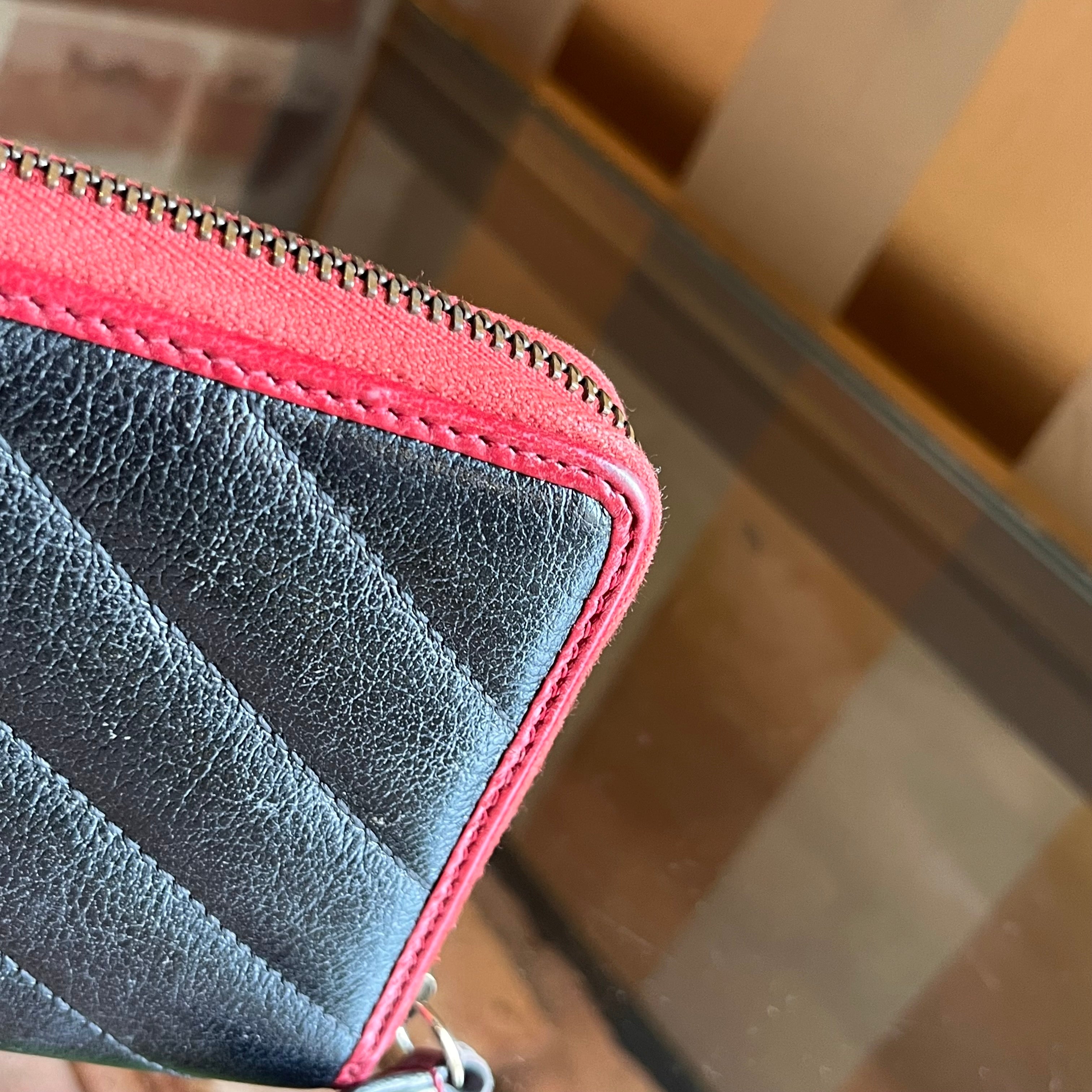 GUCCI Vintage Effect Calfskin Matelasse Diagonal Torchon GG Marmont Zip Around Wallet