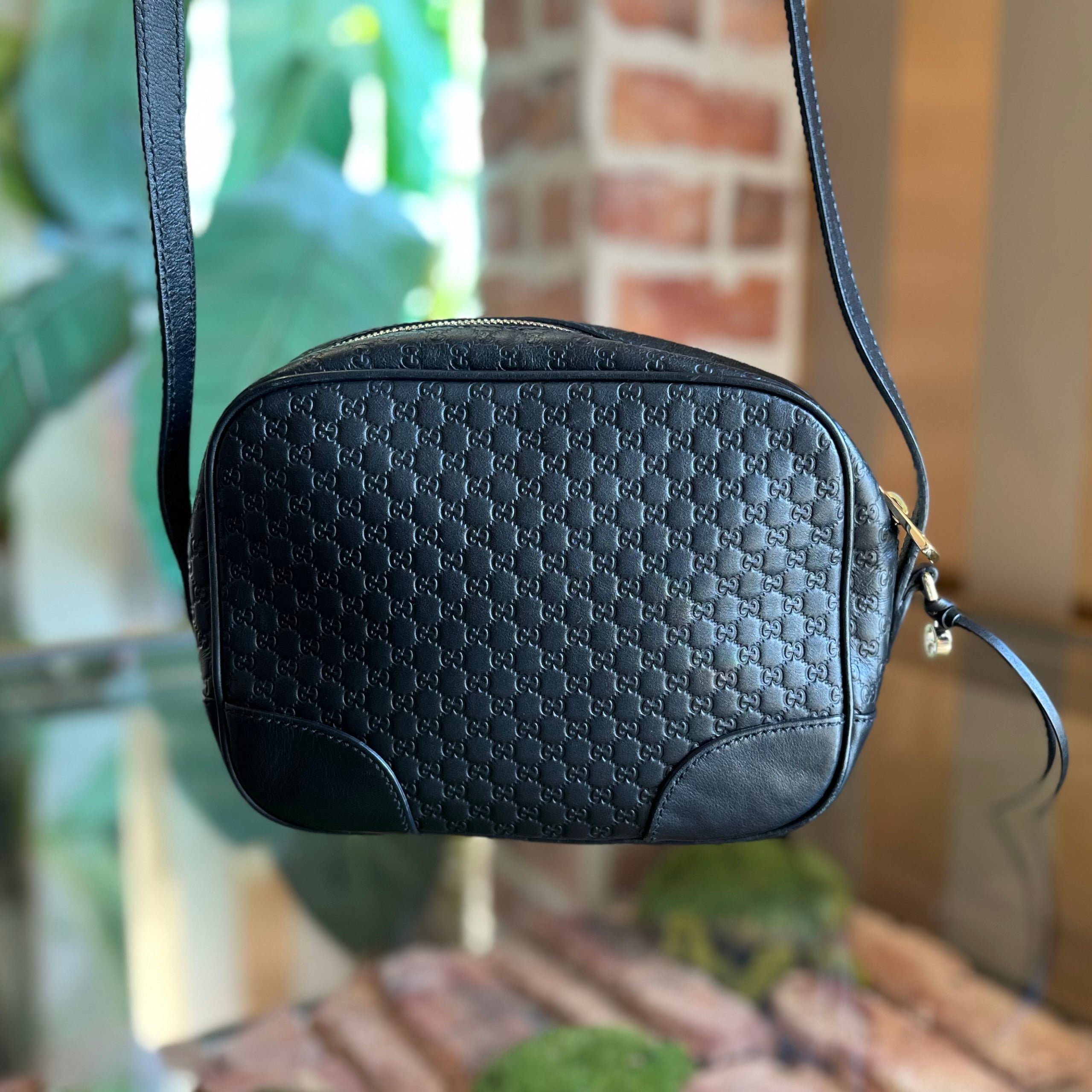 GUCCI Bree Black Guccissima Leather Crossbody Bag