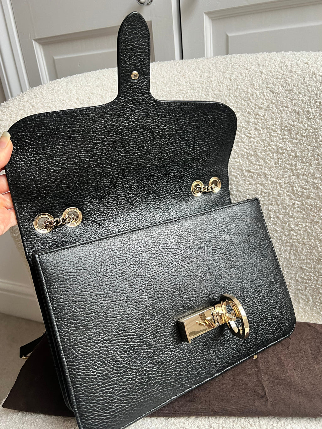 Gucci Interlocking GG Black Medium Shoulder Bag
