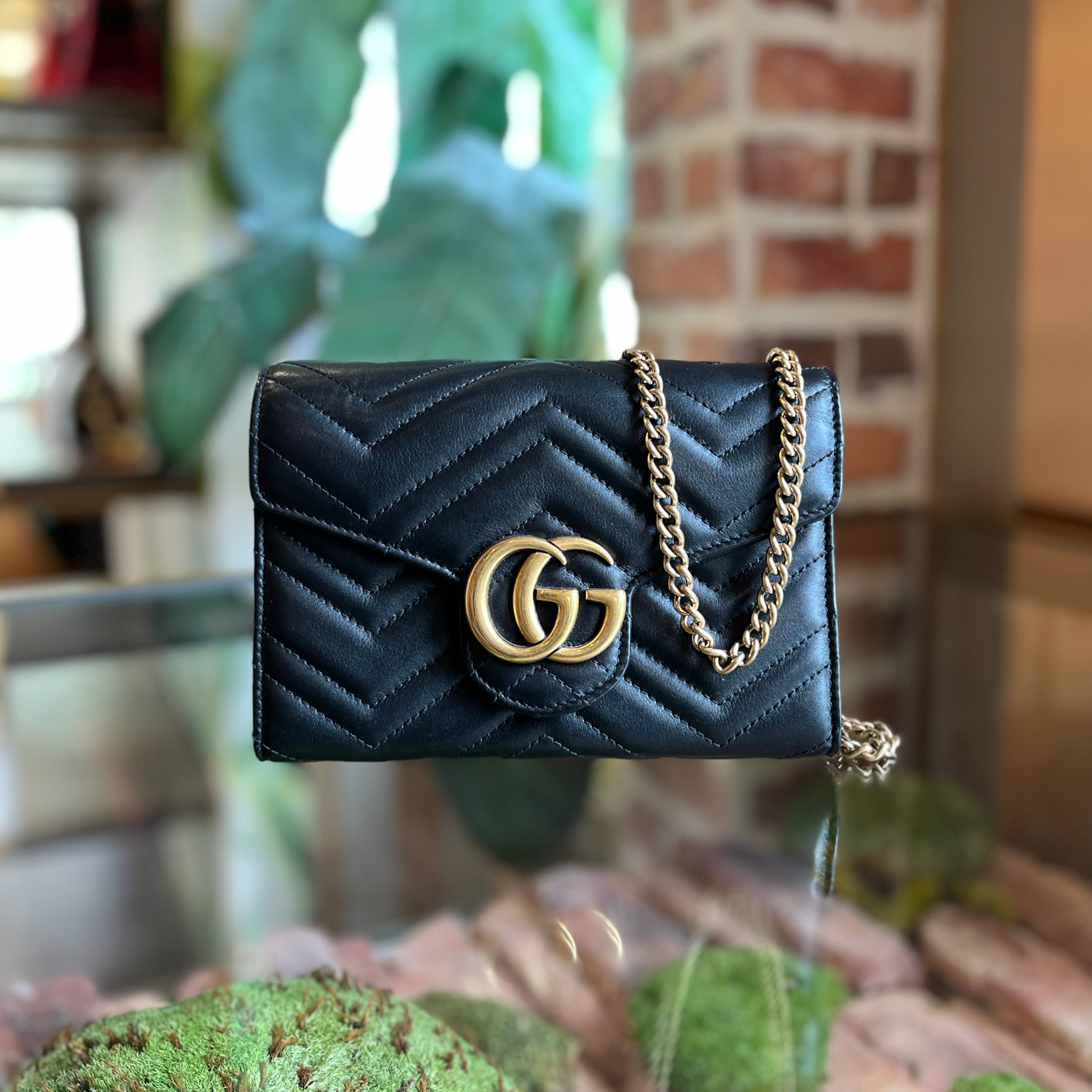 GUCCI Black Marmont Chevron Matelasse Crossbody