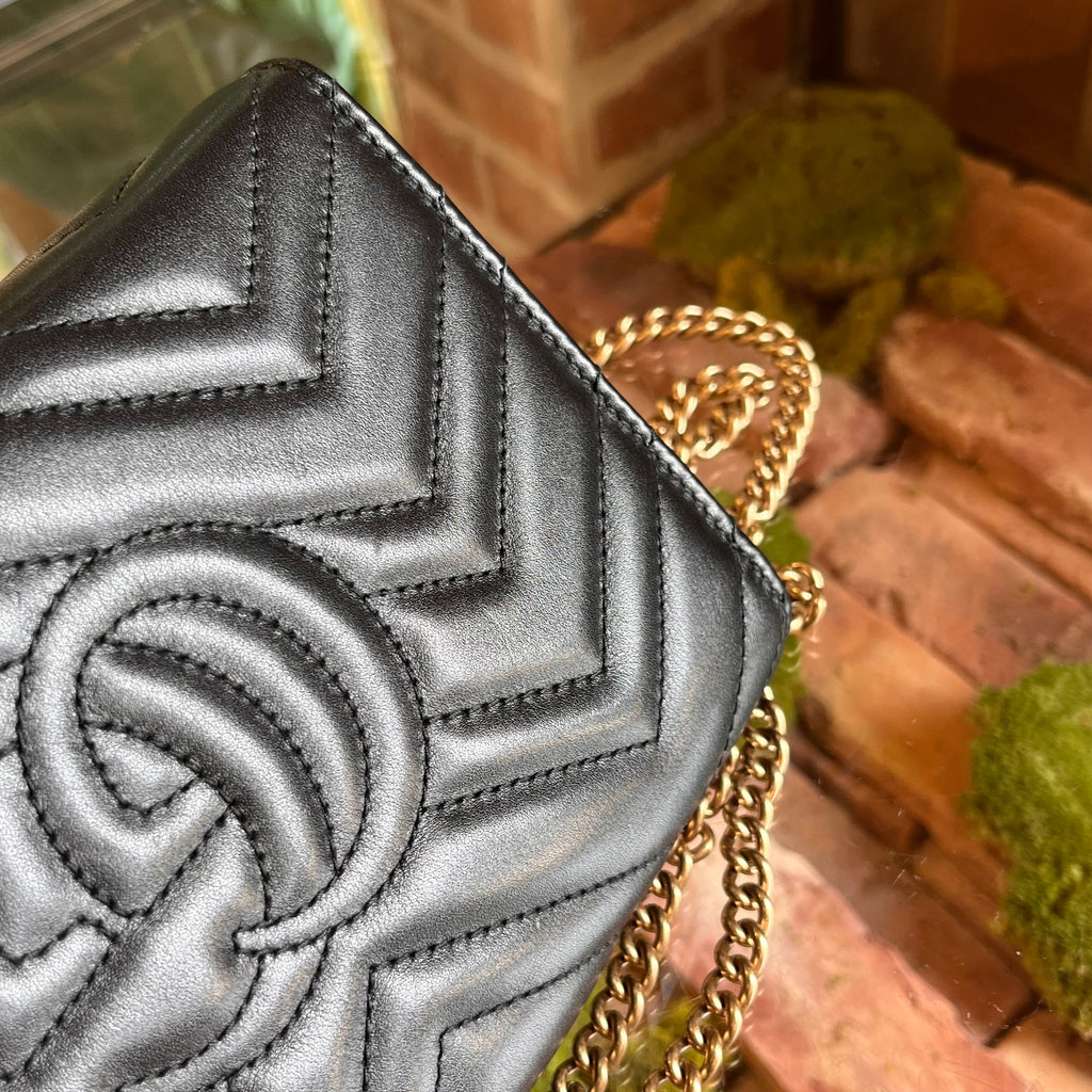 GUCCI Black Marmont Chevron Matelasse Crossbody