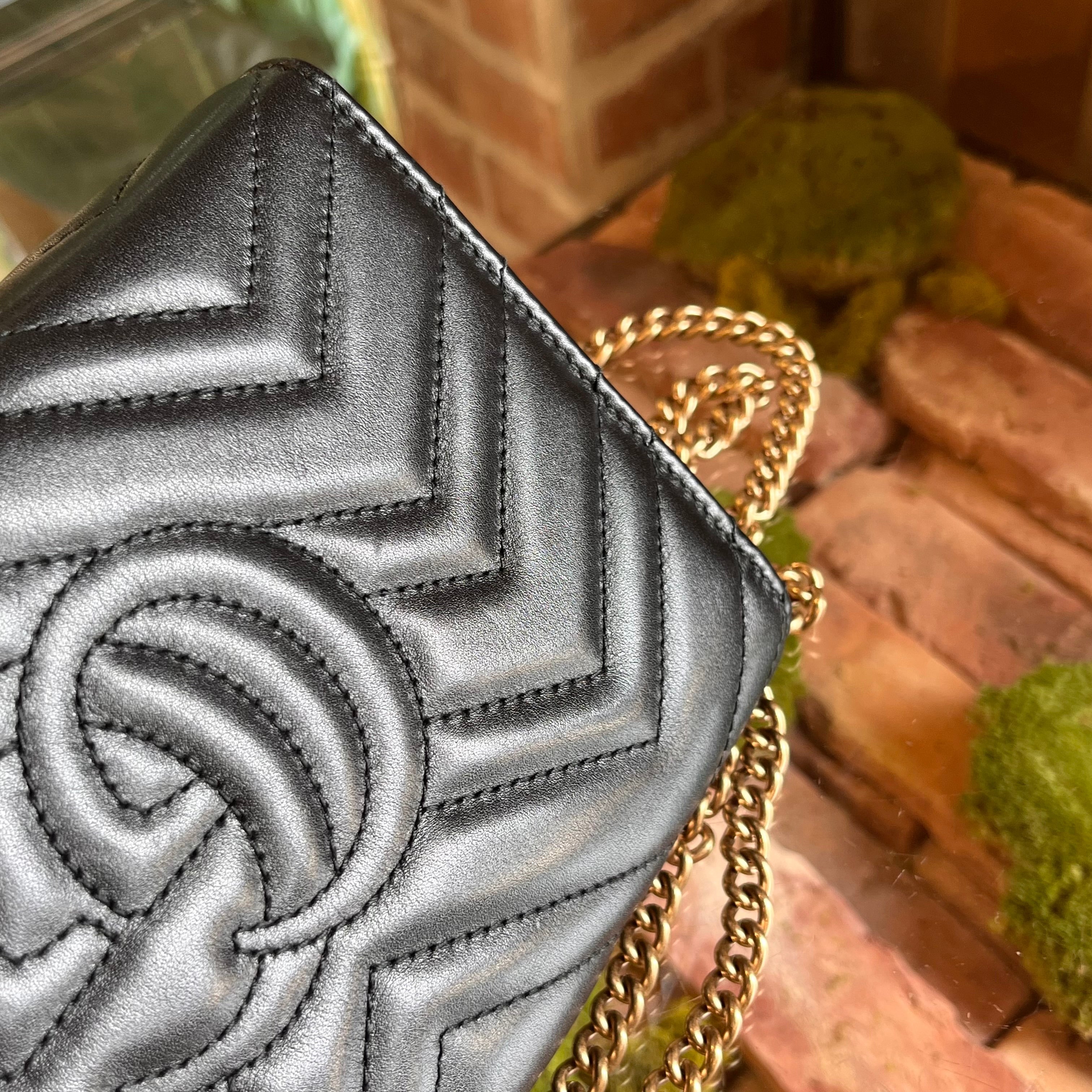 GUCCI Black Marmont Chevron Matelasse Crossbody