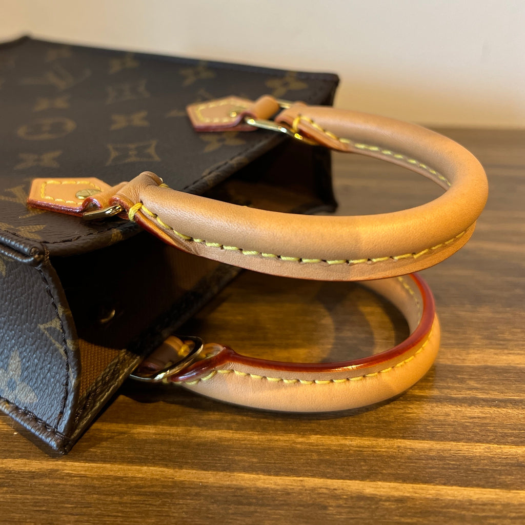 LOUIS VUITTON Monogram Petit Sac Plat