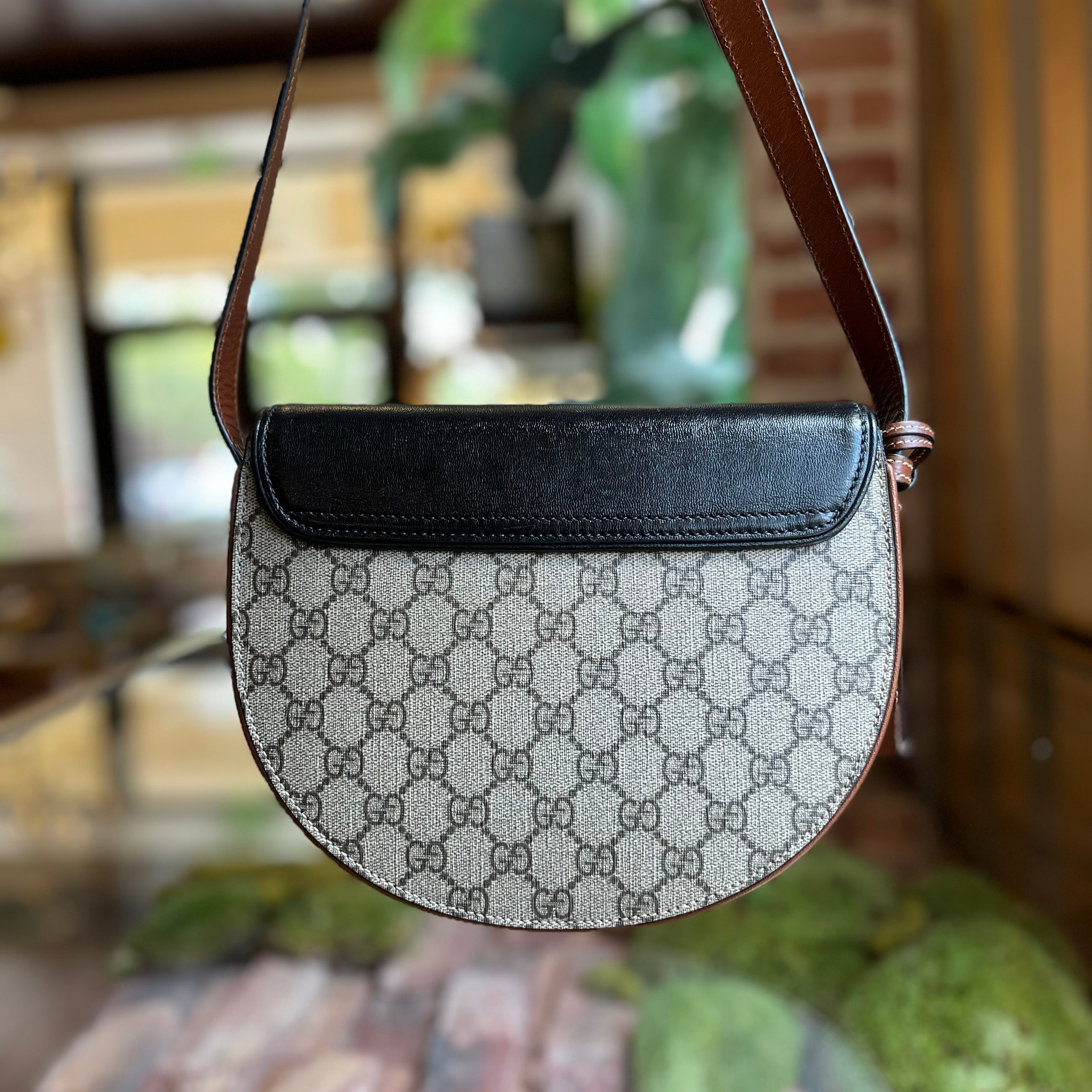 GUCCI Small Padlock GG Supreme Monogram Calfskin Messenger Shoulder Bag