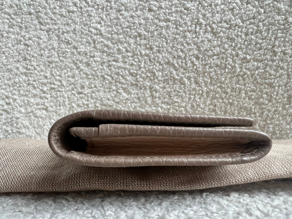 Gucci Beige Marmont Card Holder