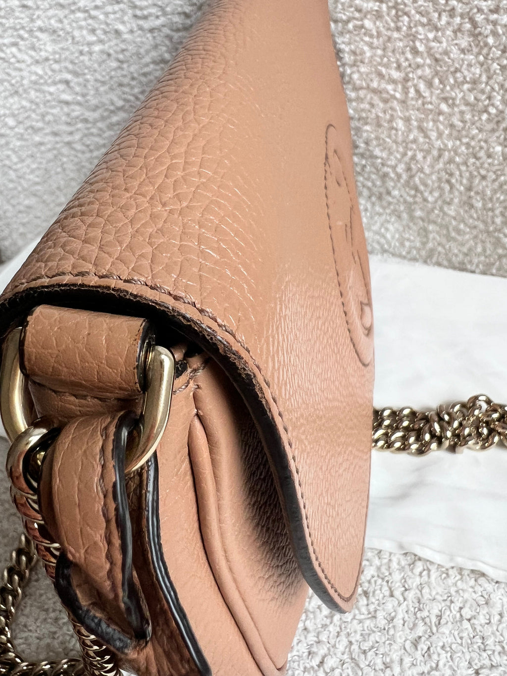 Gucci Beige Soho Chain Crossbody Flap Bag