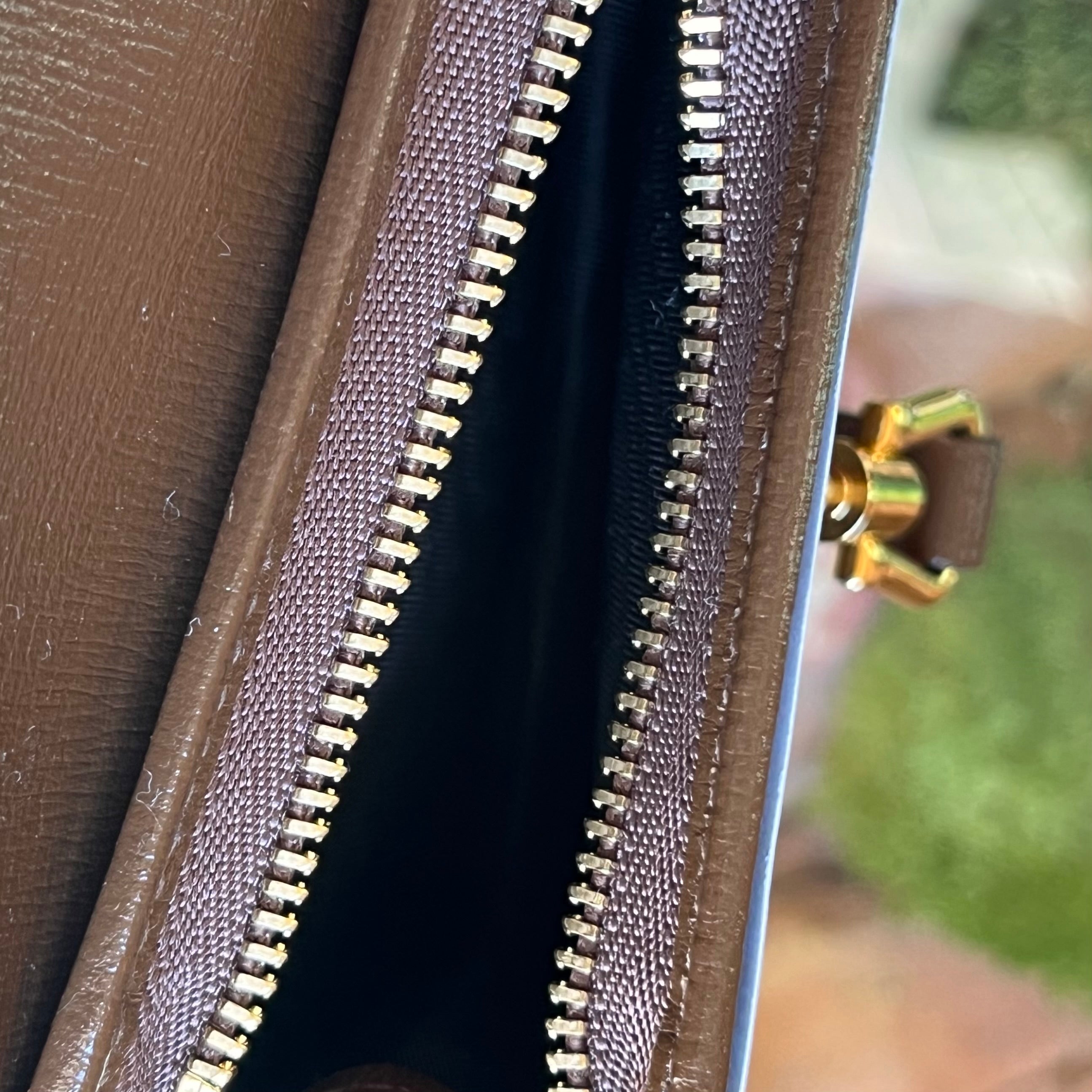 GUCCI GG Supreme Coated Canvas Piston Lock Ophidia Wallet