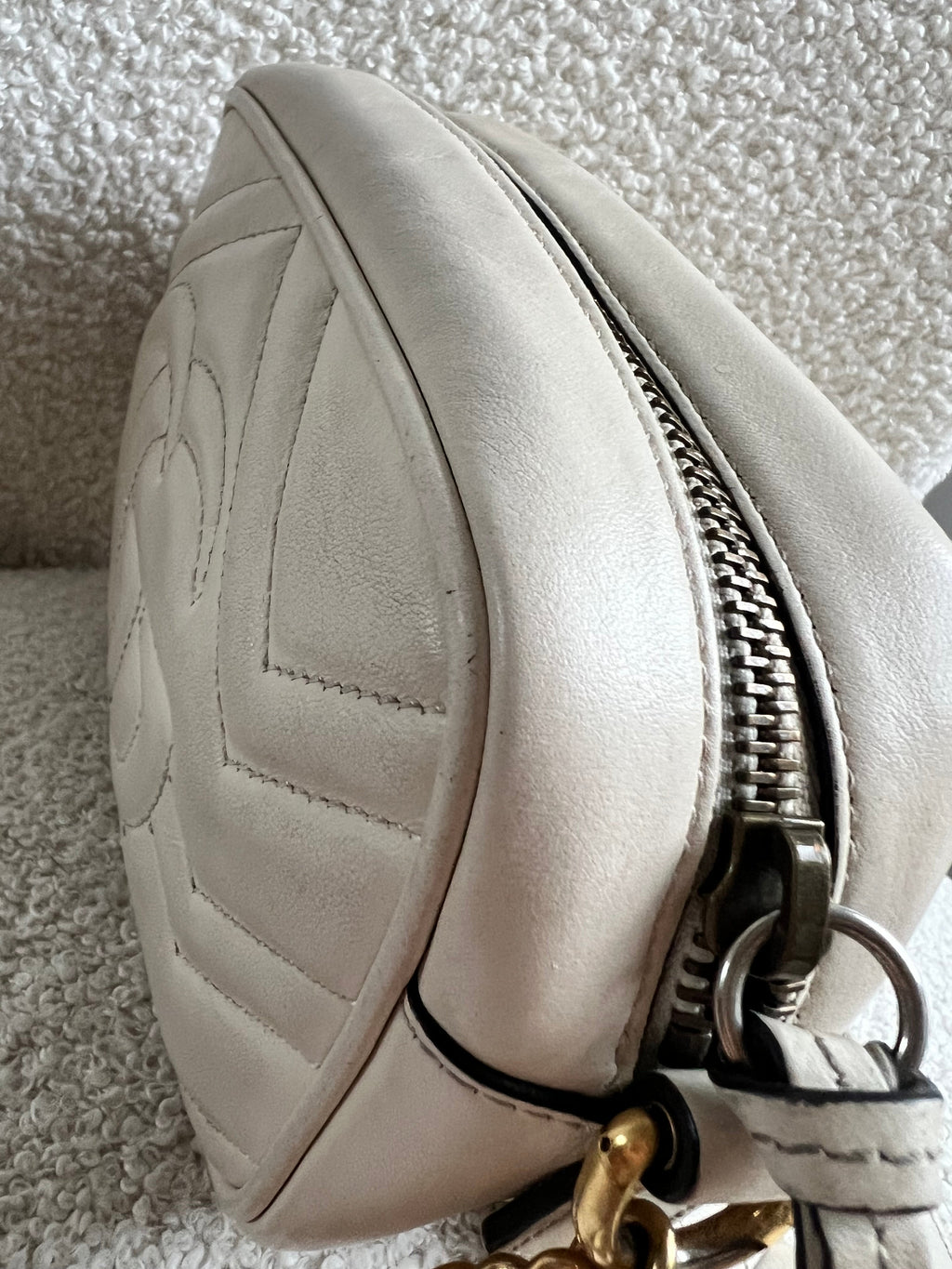 Gucci GG White Marmont Mini Shoulder Bag (RRP £1,360)