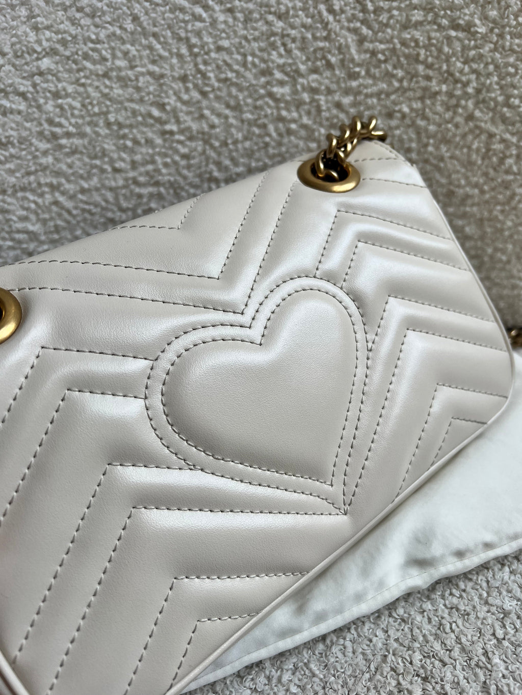 Gucci GG White Marmont Mini Shoulder Bag (RRP £1,890)