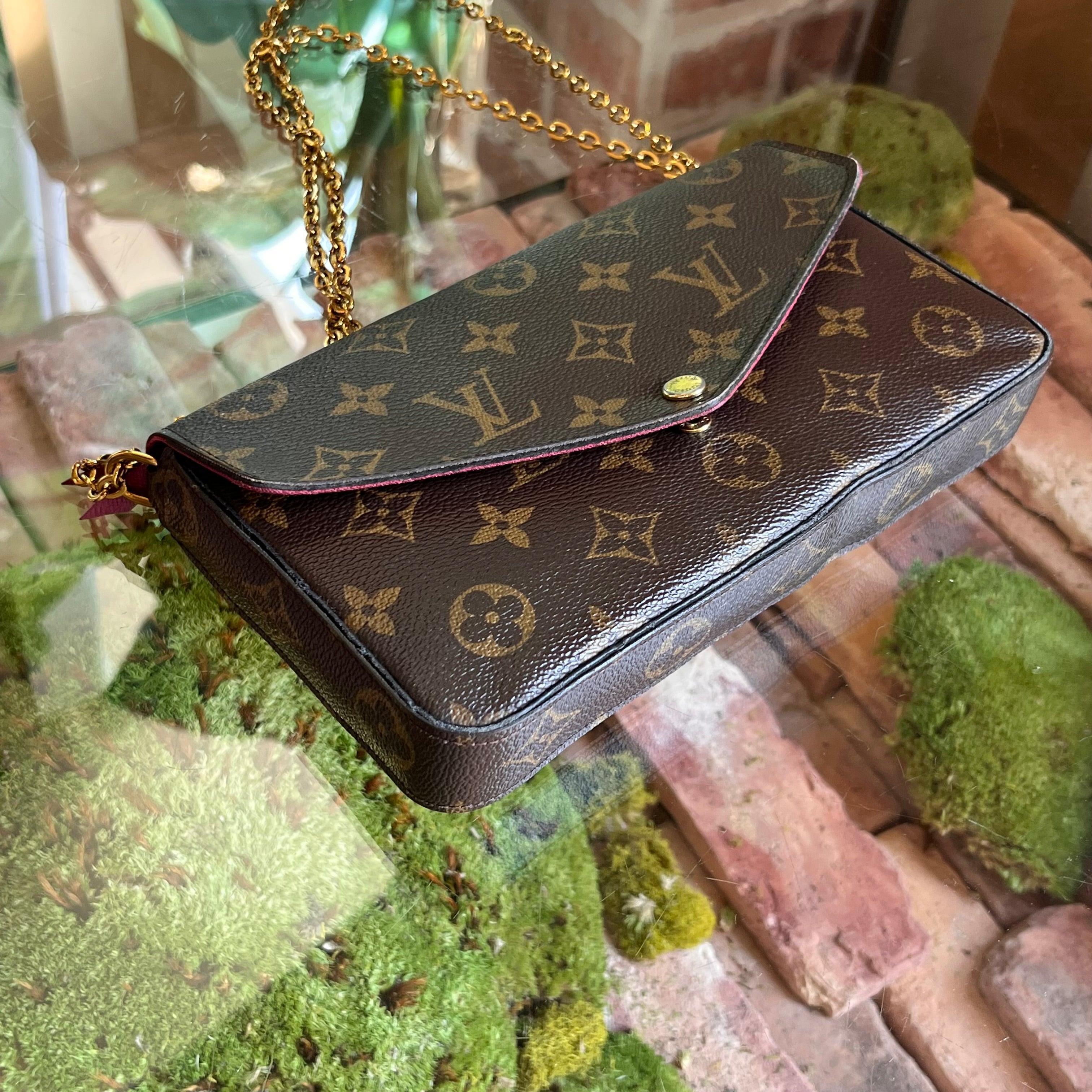 LOUIS VUITTON Felicie Pochette Brown Monogram Canvas Crossbody