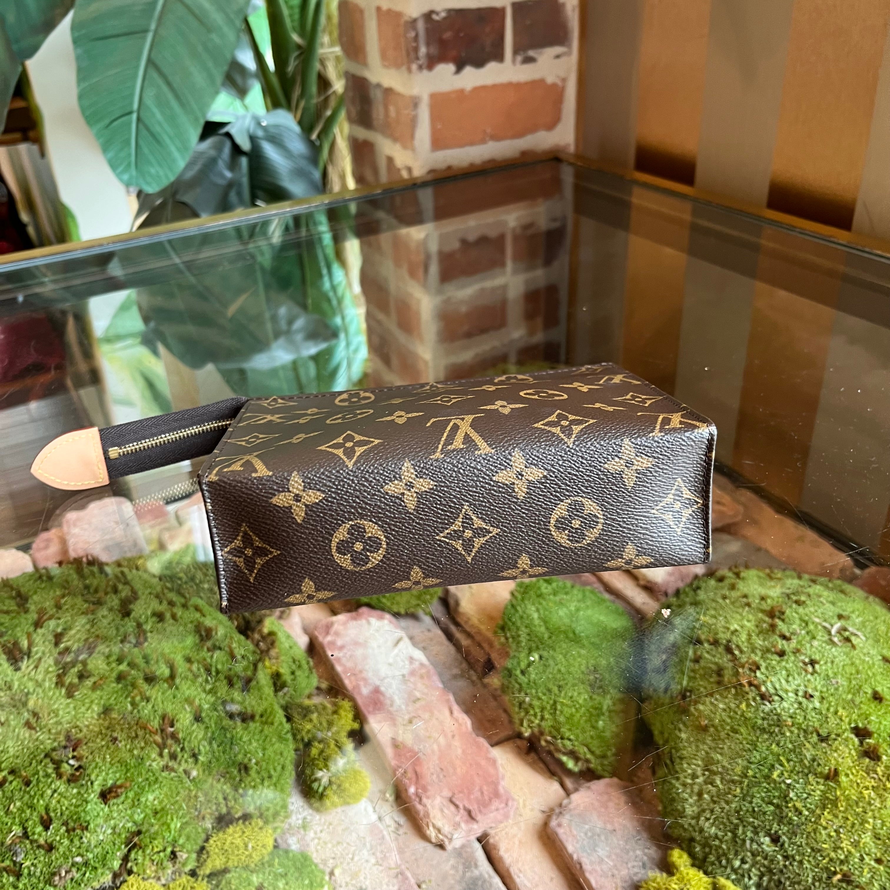LOUIS VUITTON Toiletry Pouch 19 Monogram Brown Canvas Pouch