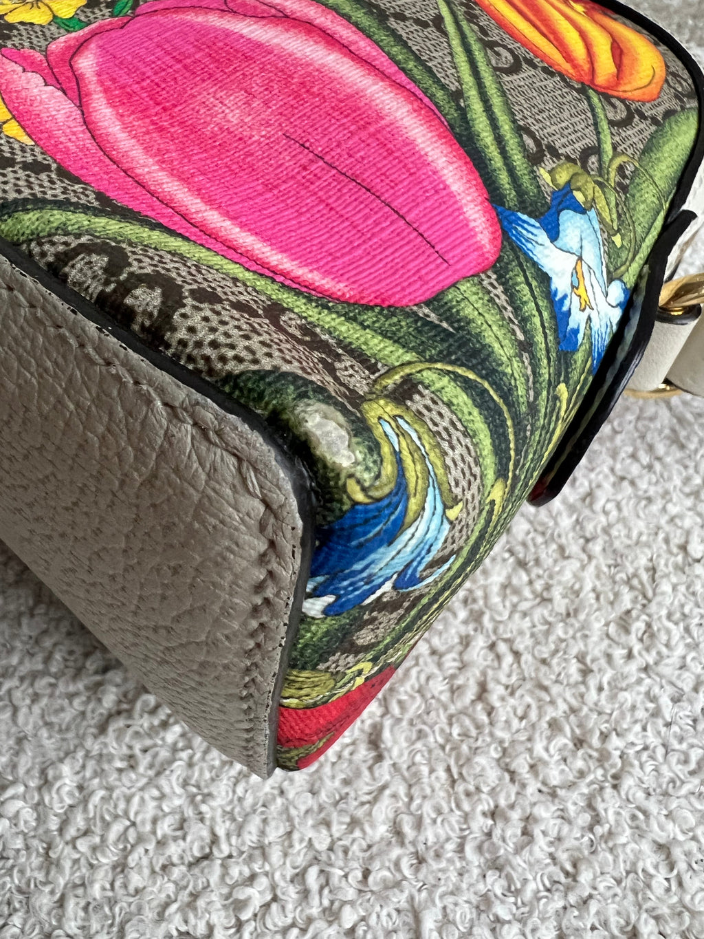 Gucci White Flora Supreme Rounded Top Shoulder Bag (RRP £1,080)
