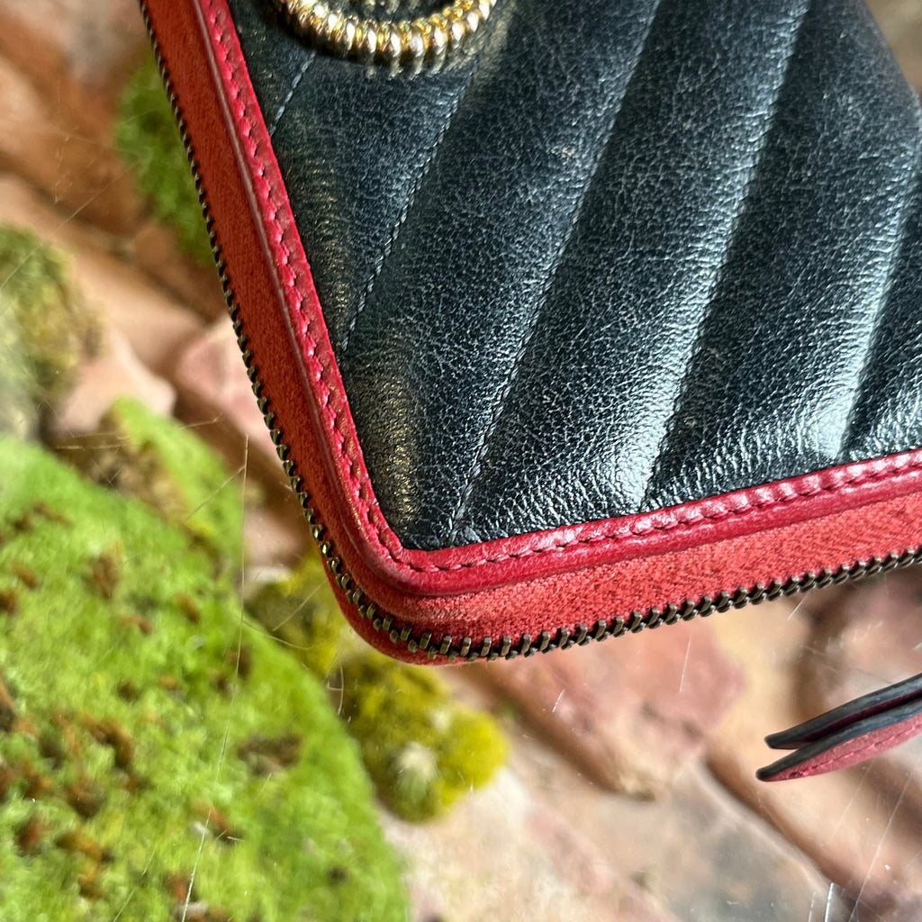 GUCCI Vintage Effect Calfskin Matelasse Diagonal Torchon GG Marmont Zip Around Wallet