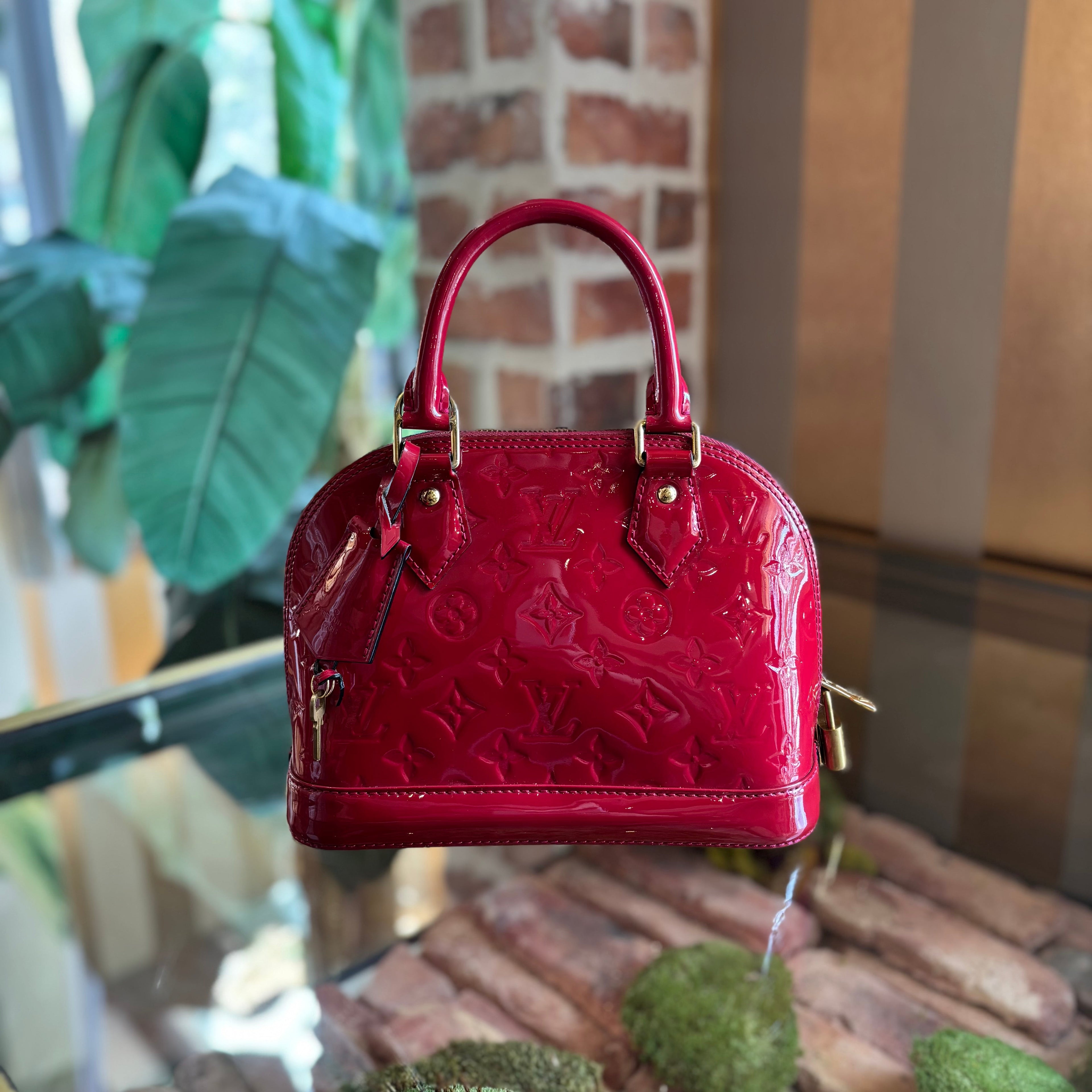 LOUIS VUITTON Red Alma Vernis BB