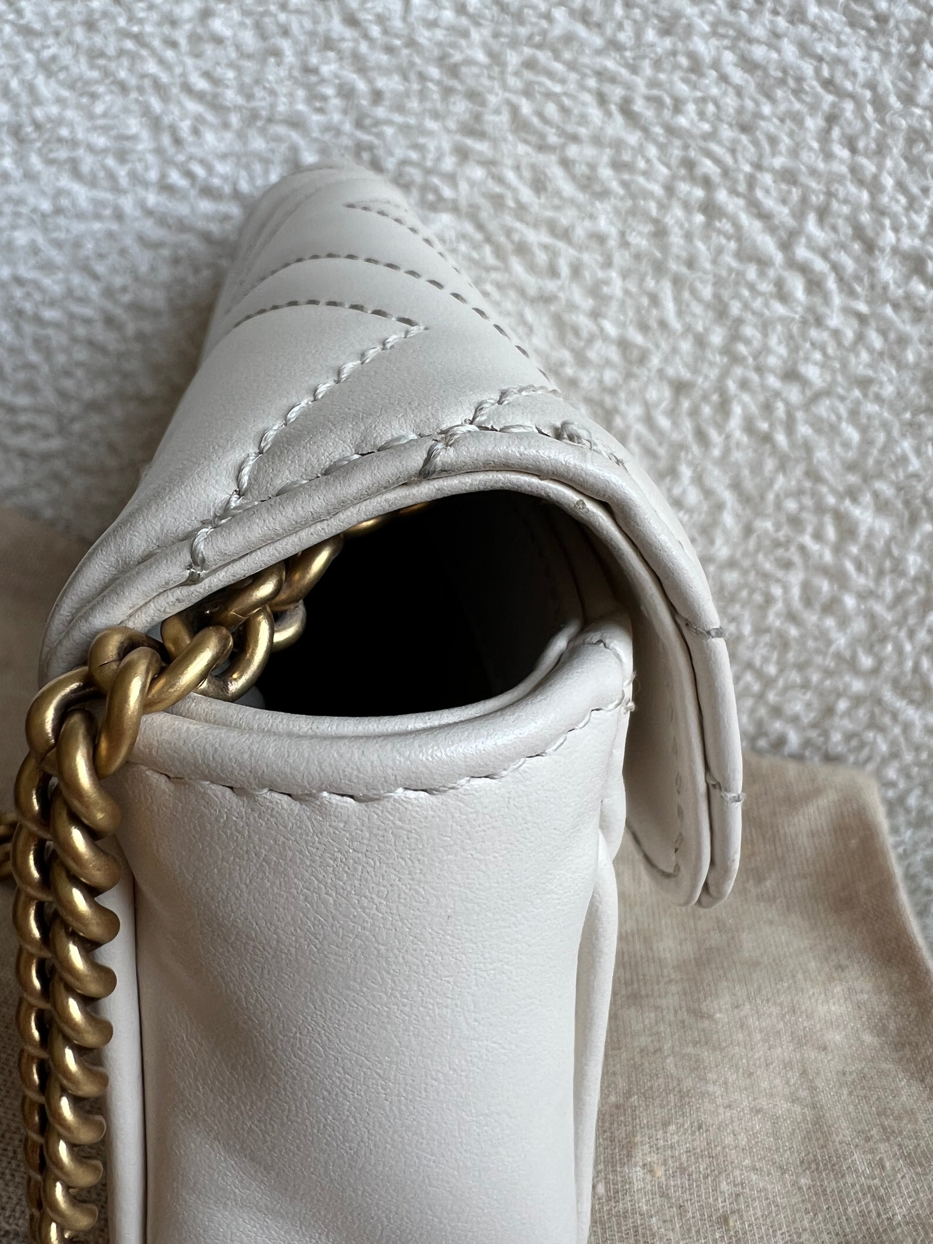 Gucci GG White Marmont Super Mini Shoulder Bag (RRP £985)