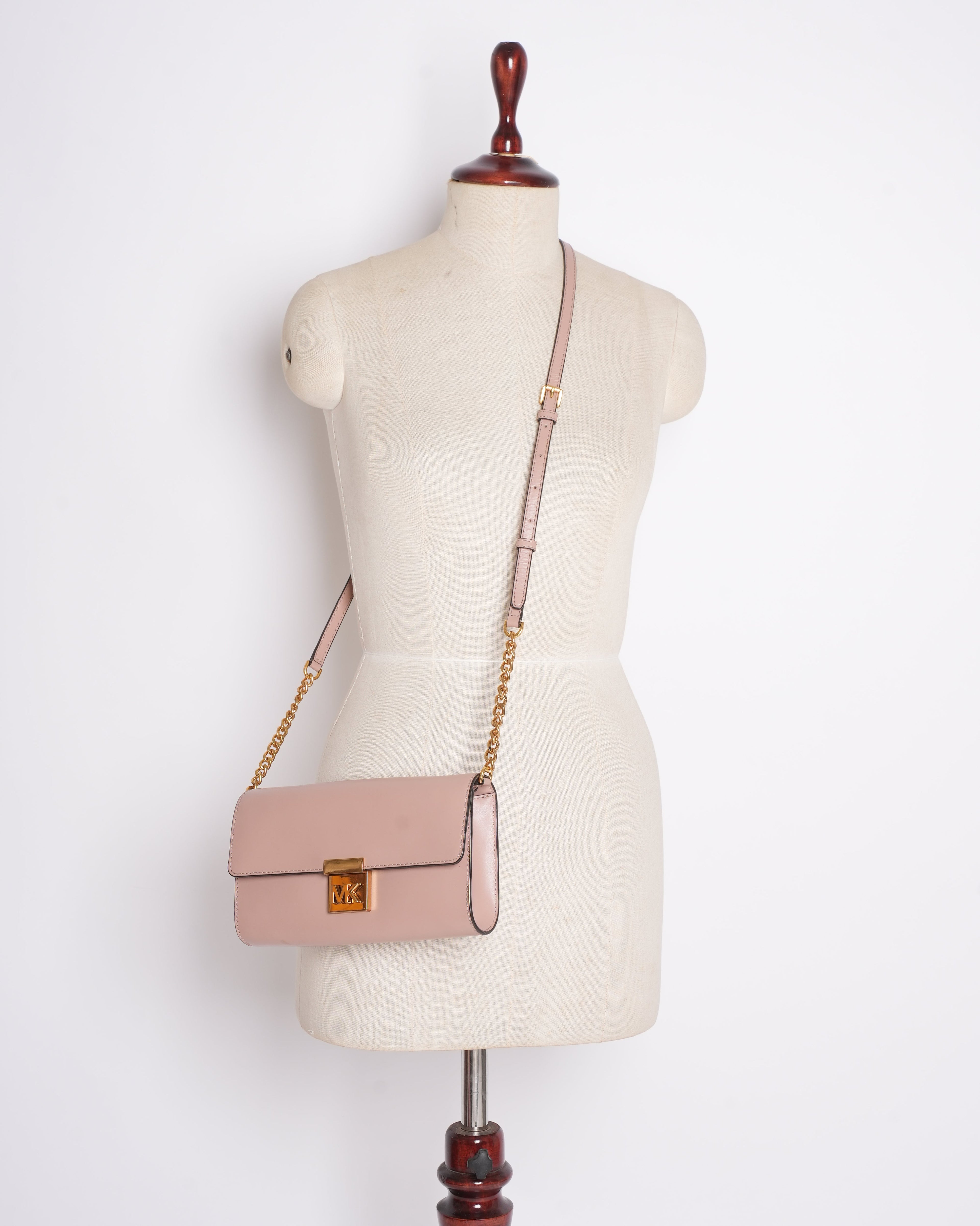 Michael Kors  Wallet With Detachable Crossbody Strap