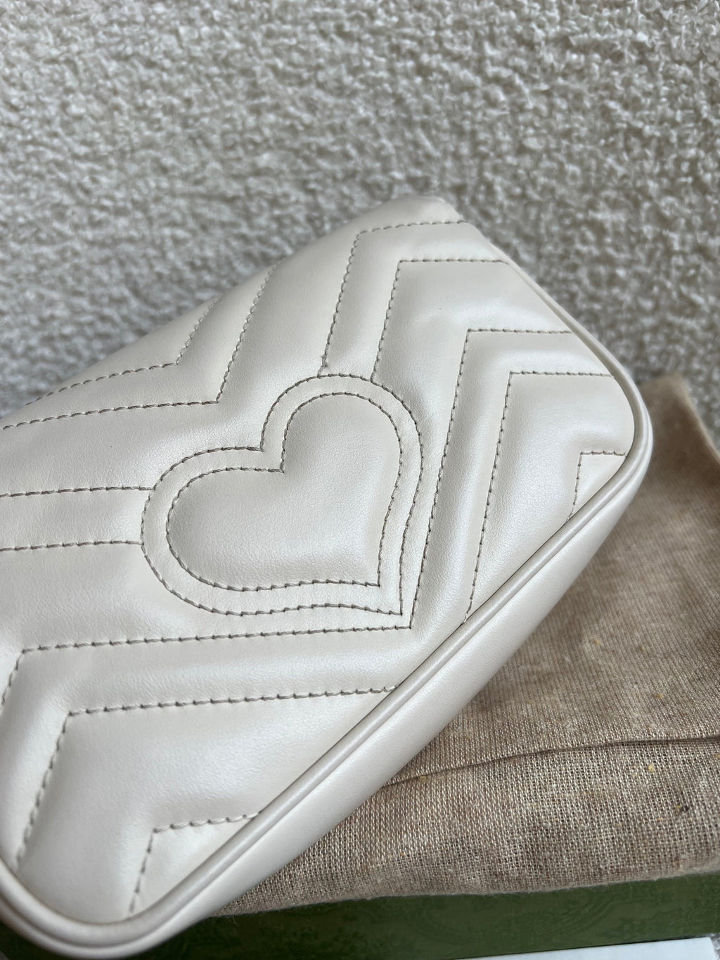 Gucci GG White Marmont Super Mini Shoulder Bag (RRP £985)