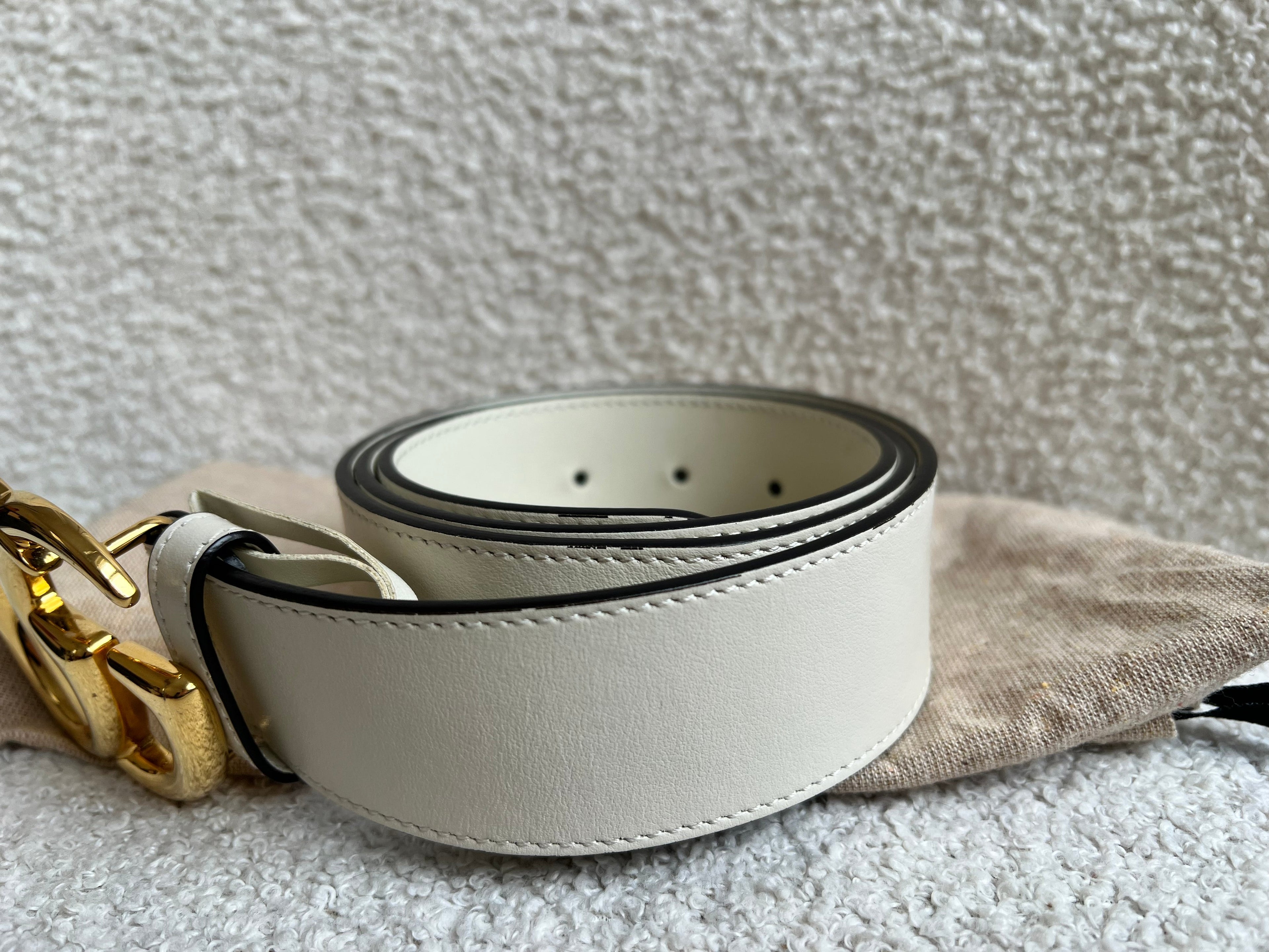 Gucci GG Marmont White Wide Leather Belt with Shiny Gold Buckle (RRP £410)