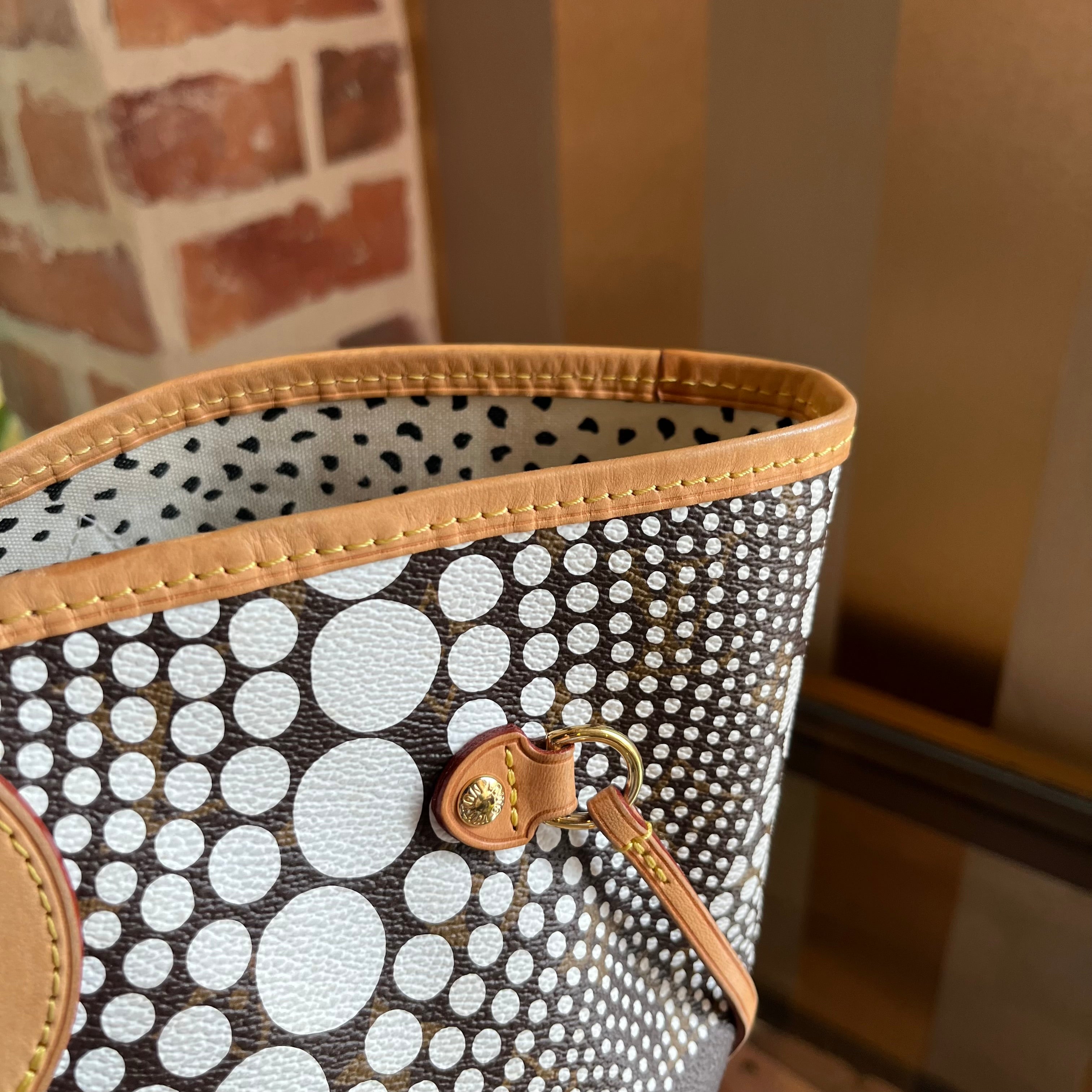 LOUIS VUITTON Neverfull MM Yayoi Kusama Infinity Dots Monogram Canvas Tote