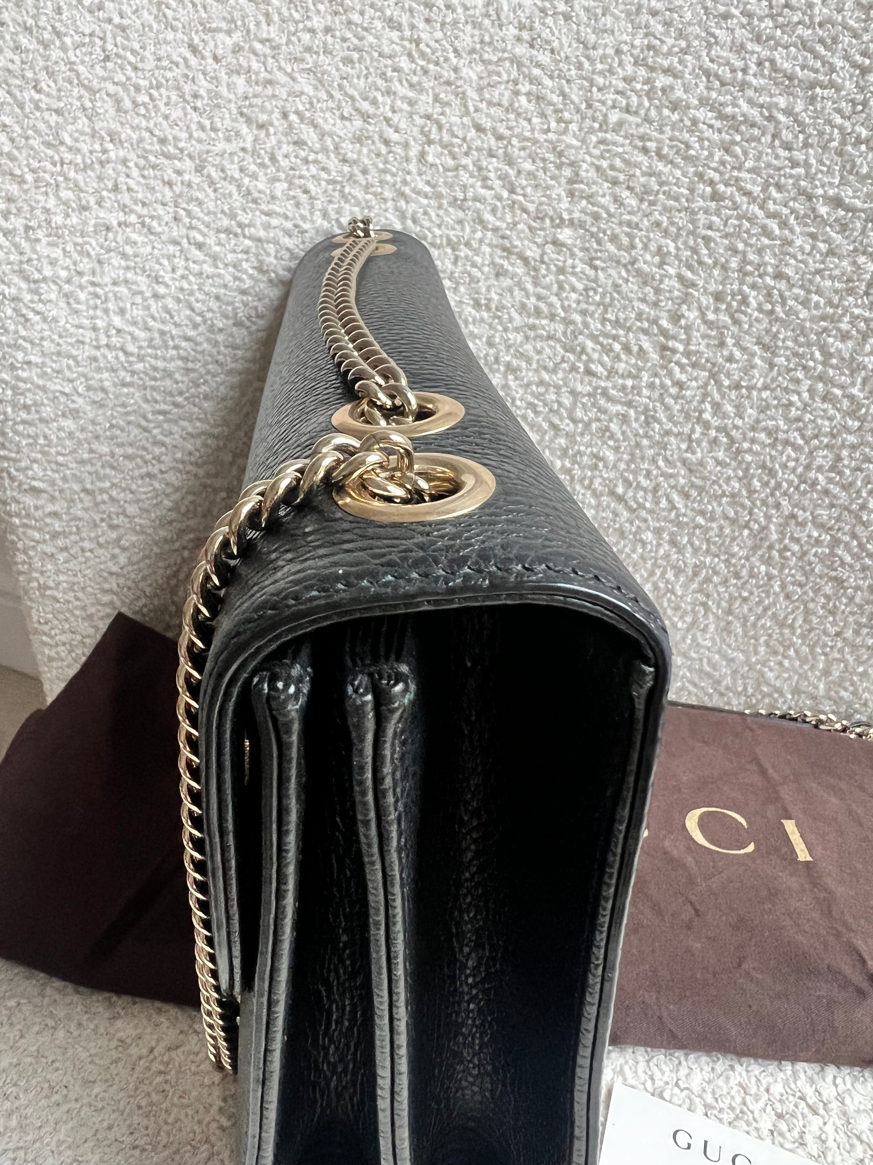 Gucci Interlocking GG Black Medium Shoulder Bag