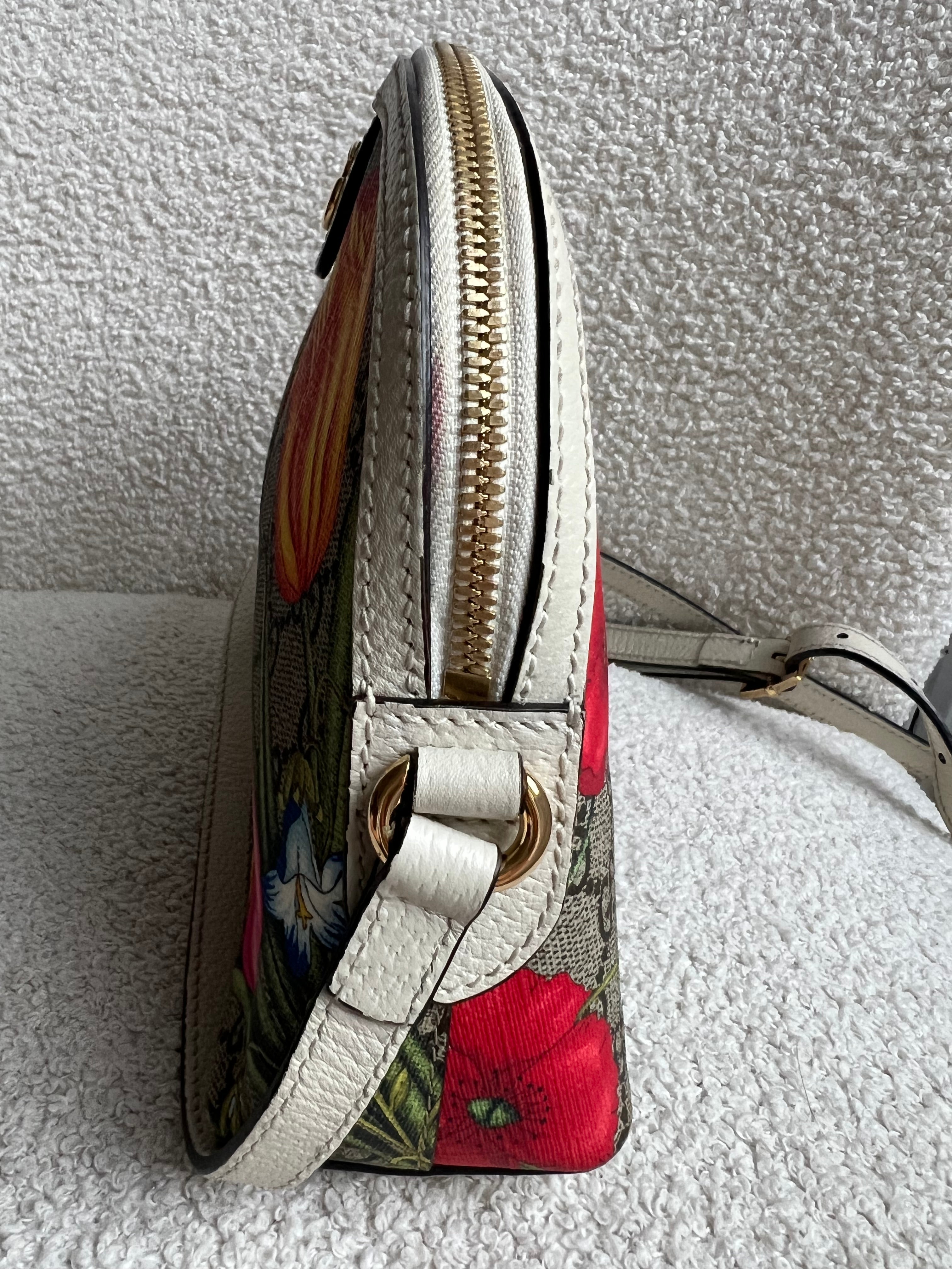 Gucci White Flora Supreme Rounded Top Shoulder Bag (RRP £1,080)