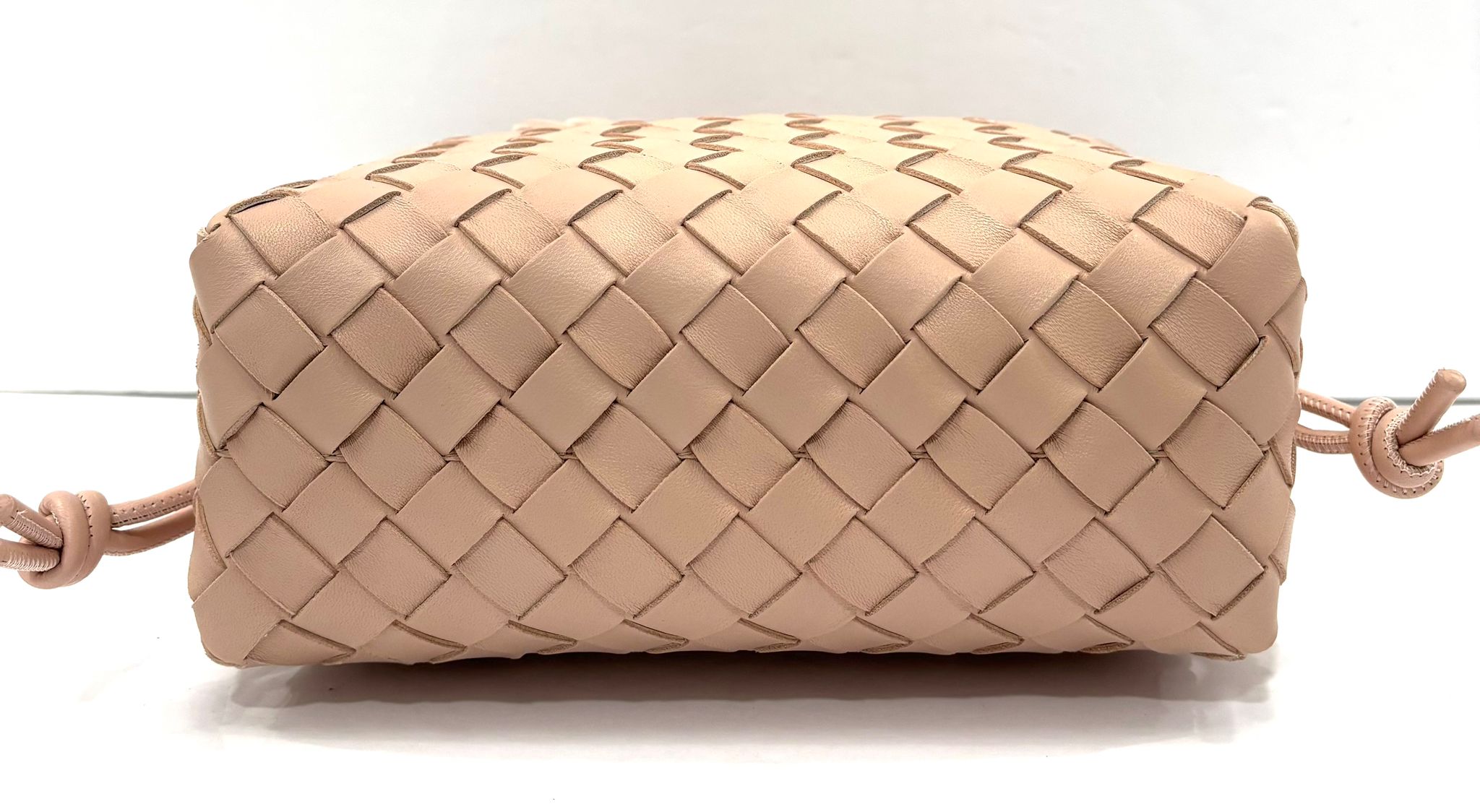 BOTTEGA VENETA NAPPA INTRECCIATO SMALL LOOP CAMERA BAG